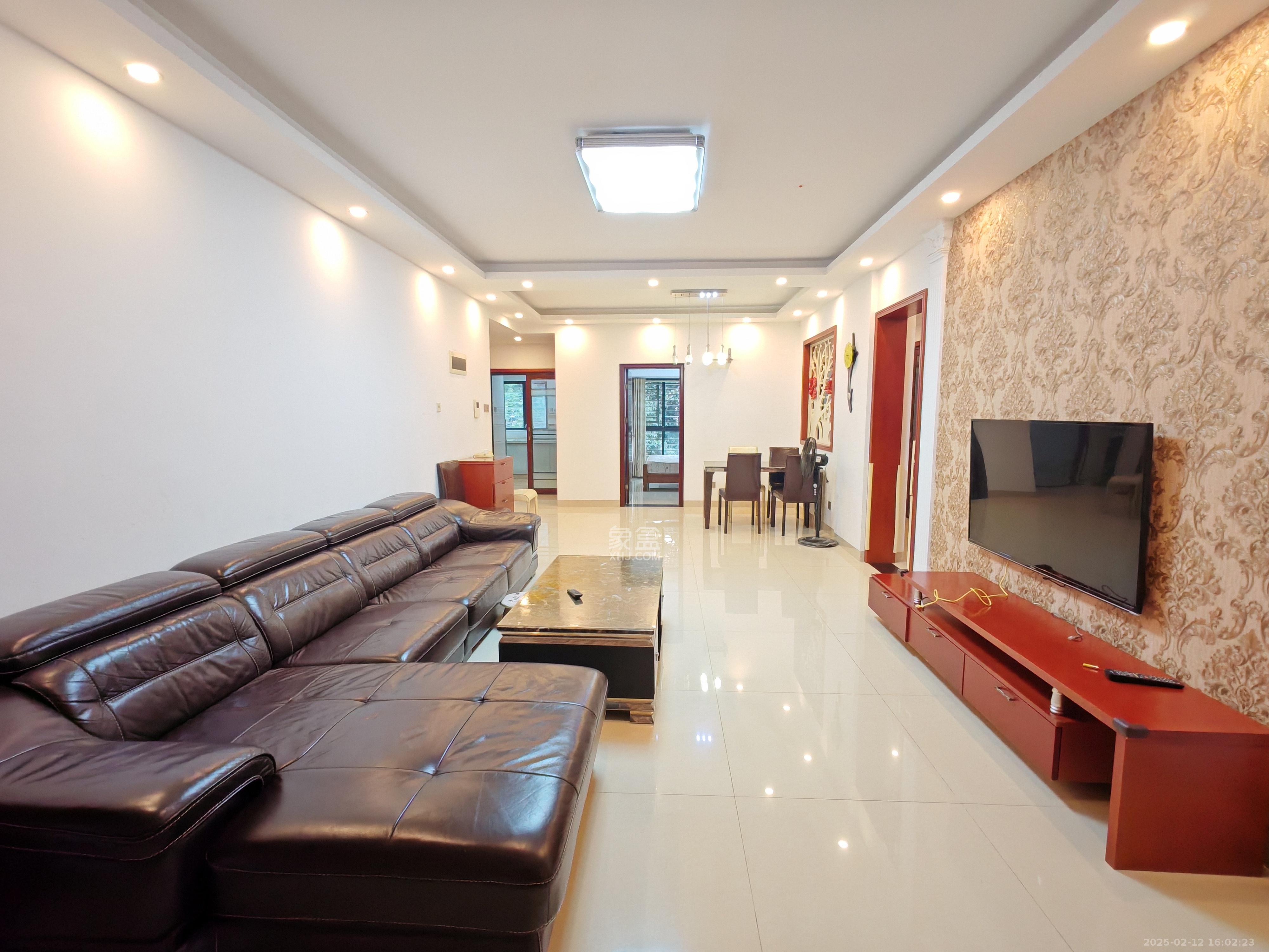 万科魅力之城 3室2厅2卫 2100.0元/月 万科魅力之城 3室2厅2卫 2100.0元/月室内图