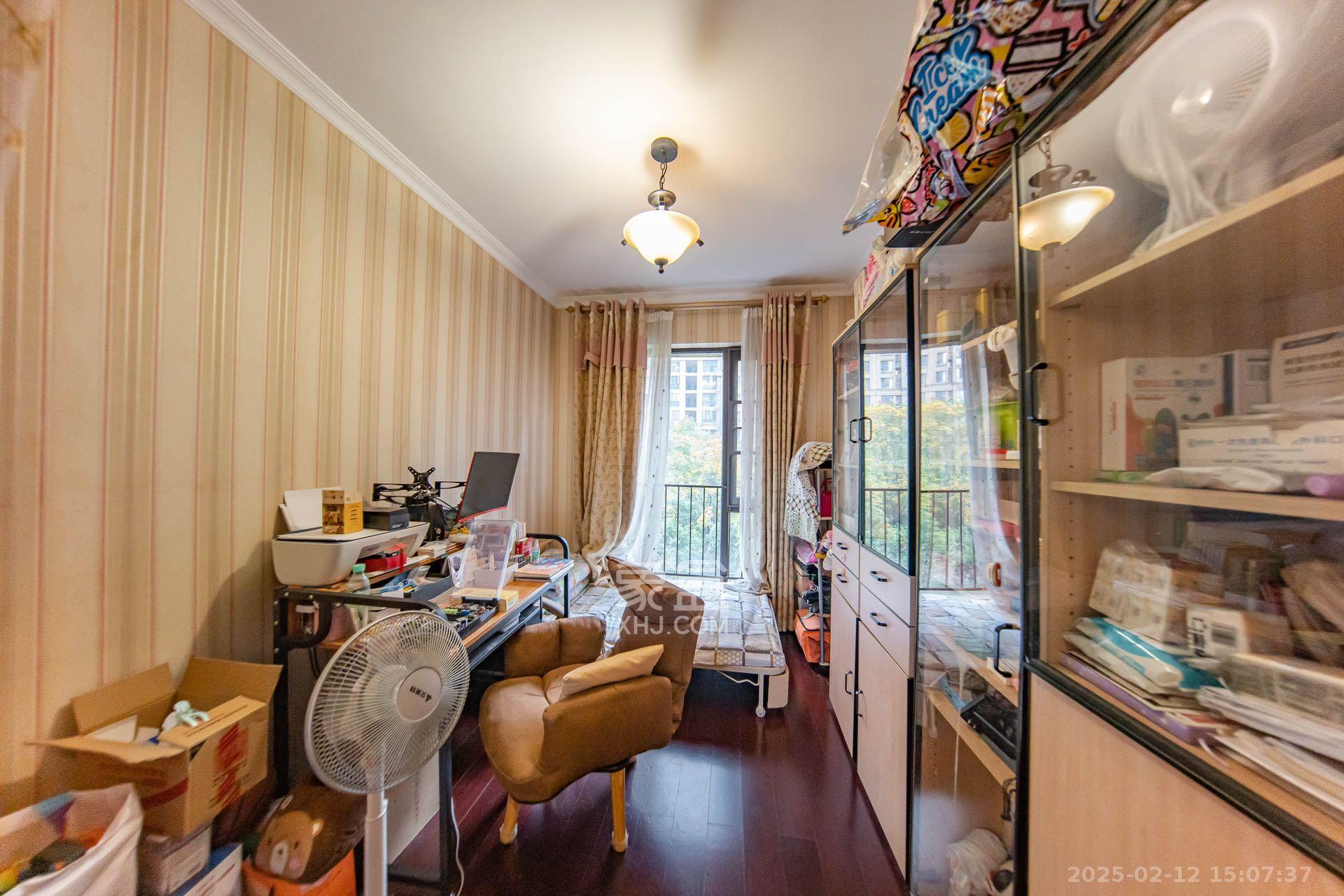 中海国际一期  4室2厅2卫    3000.0元/月 中海国际一期  4室2厅2卫    3000.0元/月室内图