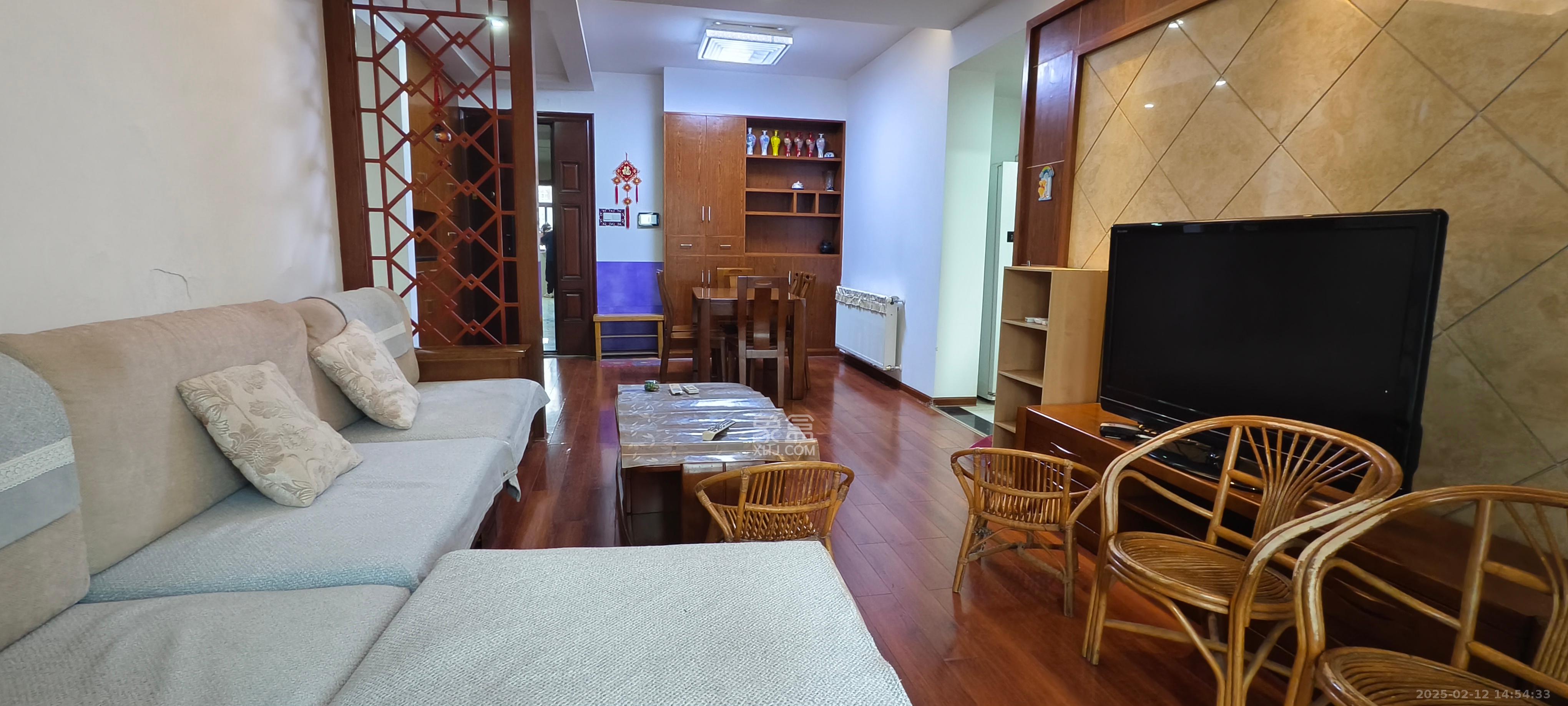 第六都(陆都小区) 3室2厅1卫 3500.0元/月 第六都(陆都小区) 3室2厅1卫 3500.0元/月室内图