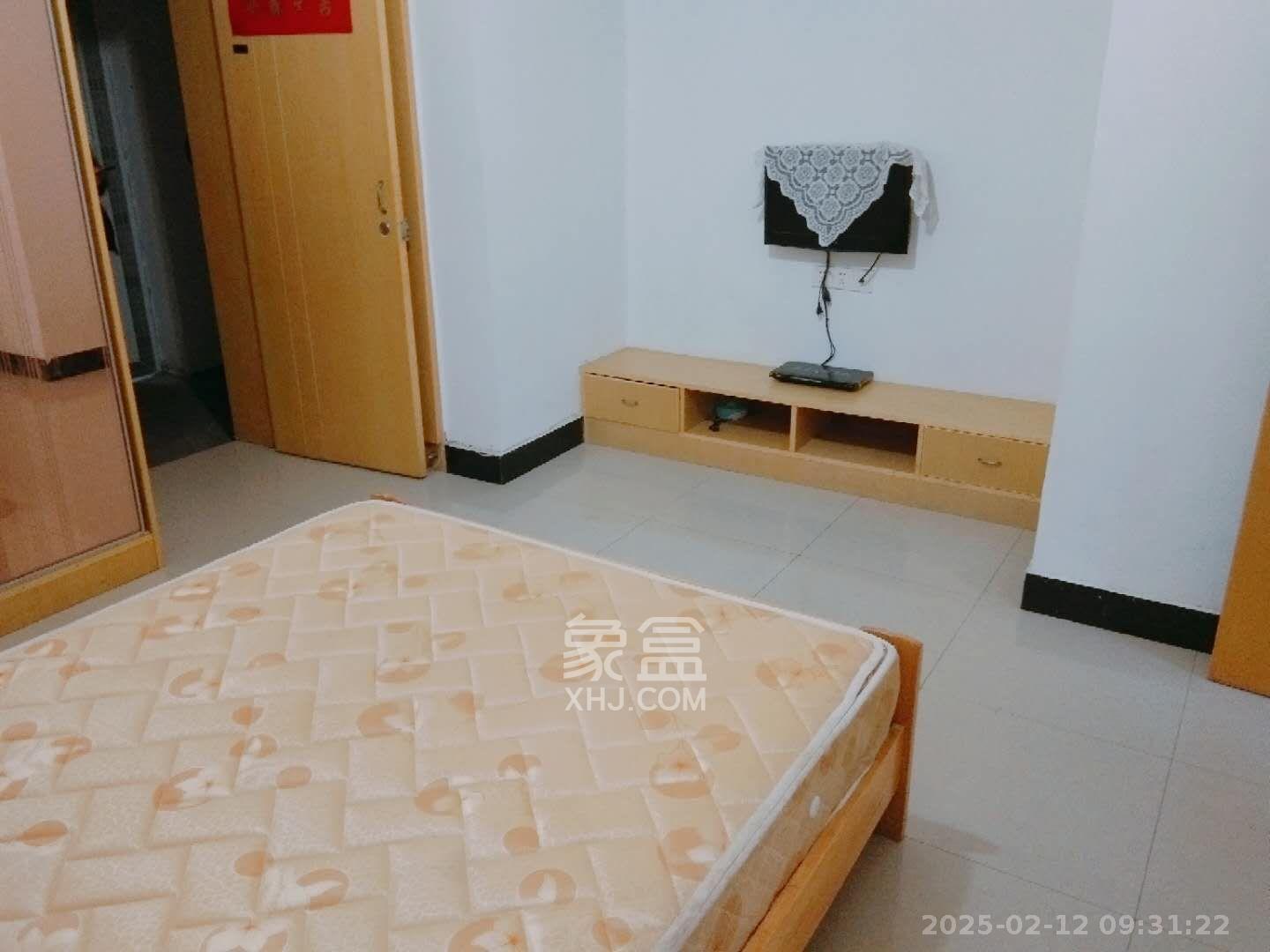 军属新村  1室1厅1卫   1000.00元/月室内图