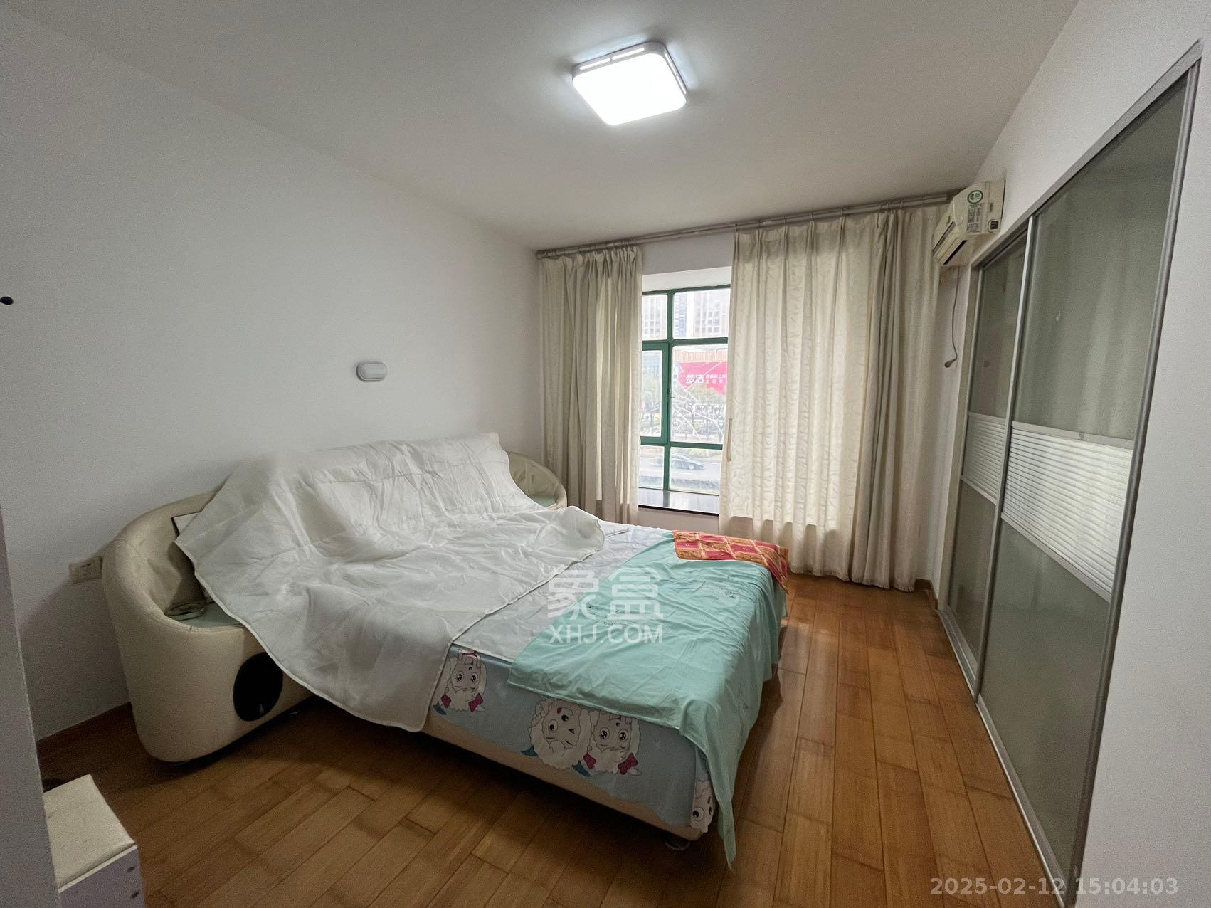 美林景园 4室2厅2卫 2700.0元/月 美林景园 4室2厅2卫 2700.0元/月室内图