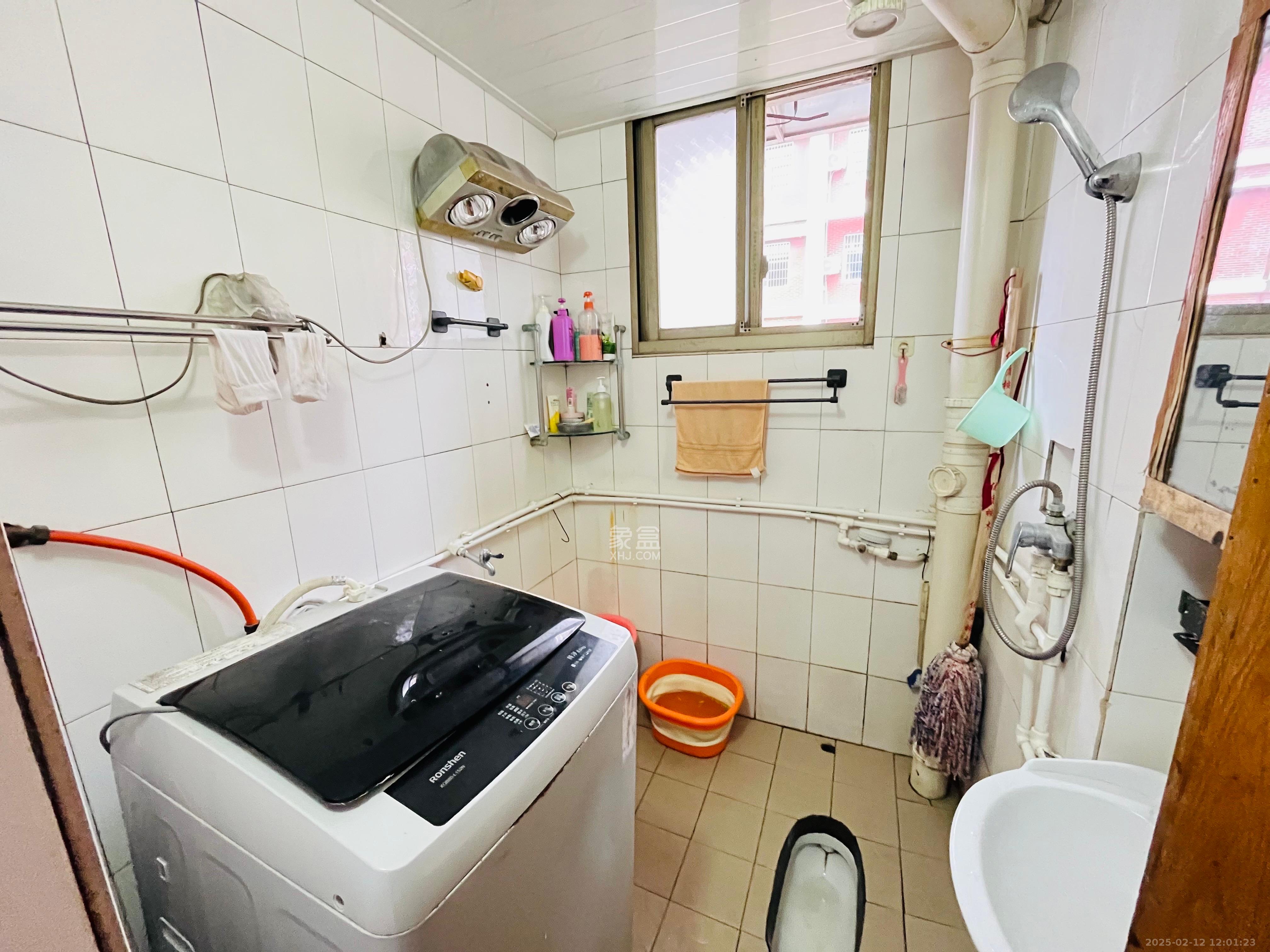 寸木塘 2室1厅1卫 22.8万 寸木塘 2室1厅1卫 22.8万客厅