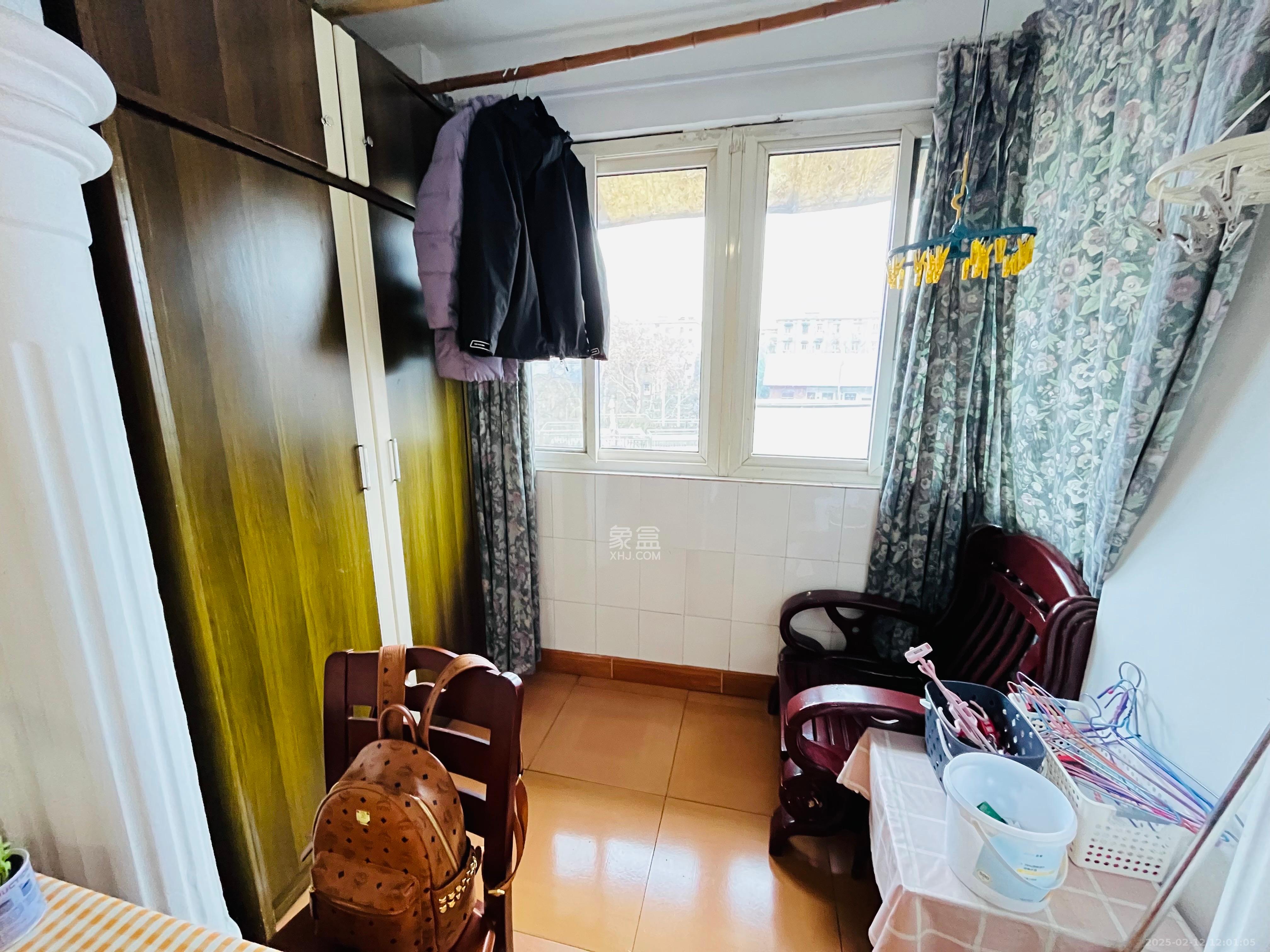 寸木塘 2室1厅1卫 22.8万 寸木塘 2室1厅1卫 22.8万客厅