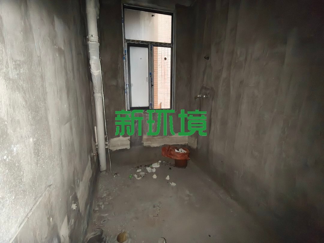 山水印象  3室2厅2卫   72.00万客厅