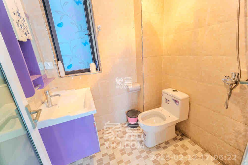 盛地尊域 2室1厅1卫 1400.0元/月 盛地尊域 2室1厅1卫 1400.0元/月室内图