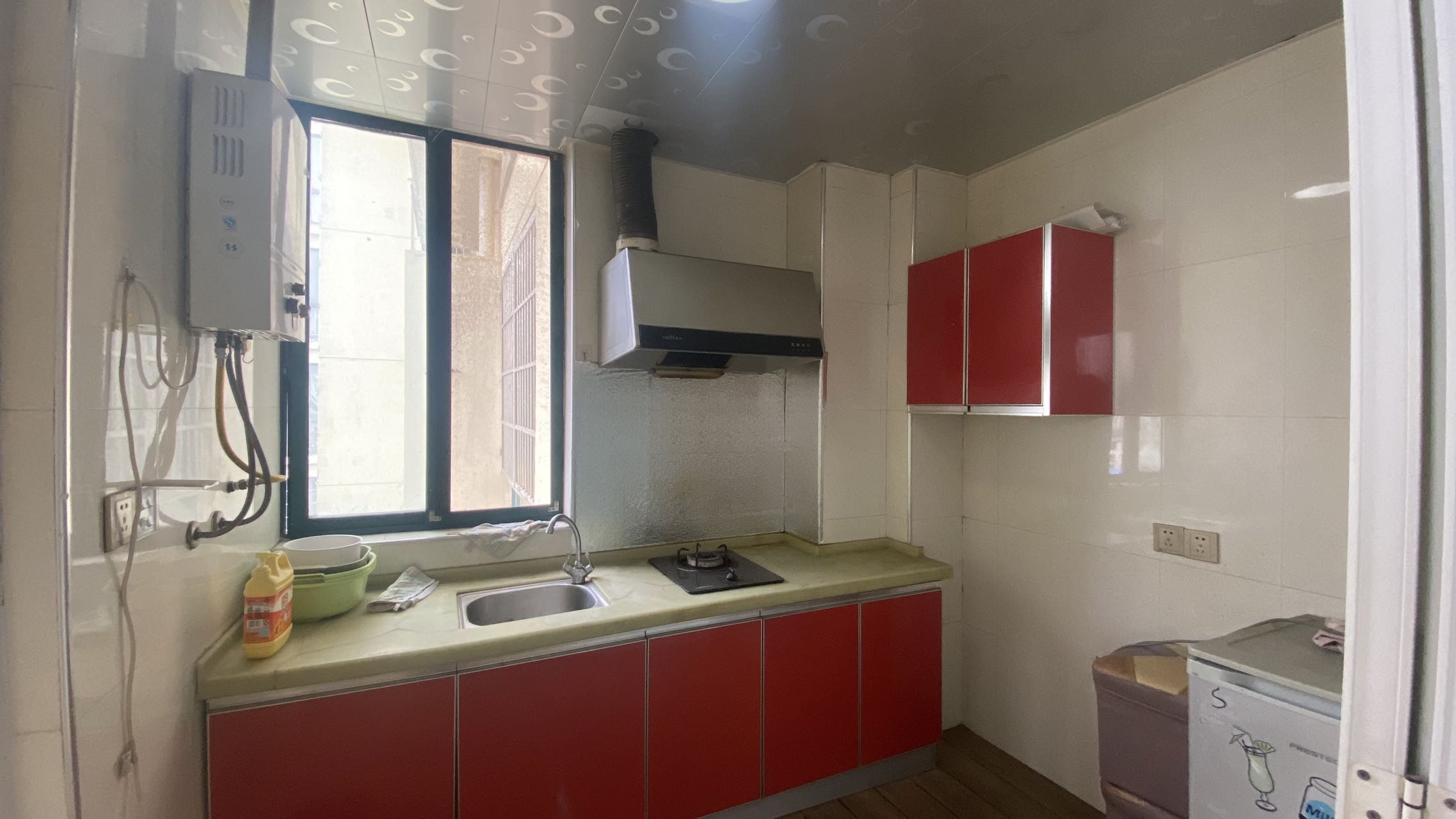 桃花里  1室1厅1卫    1300.0元/月 桃花里  1室1厅1卫    1300.0元/月室内图