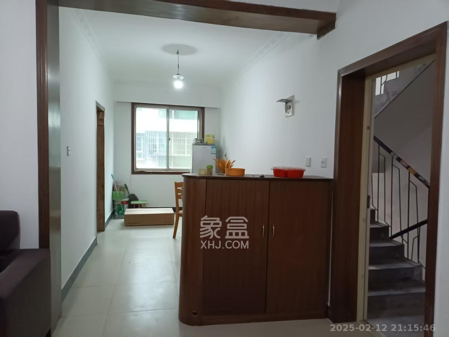 中南汽车世界 2室1厅1卫 1100.0元/月 中南汽车世界 2室1厅1卫 1100.0元/月室内图