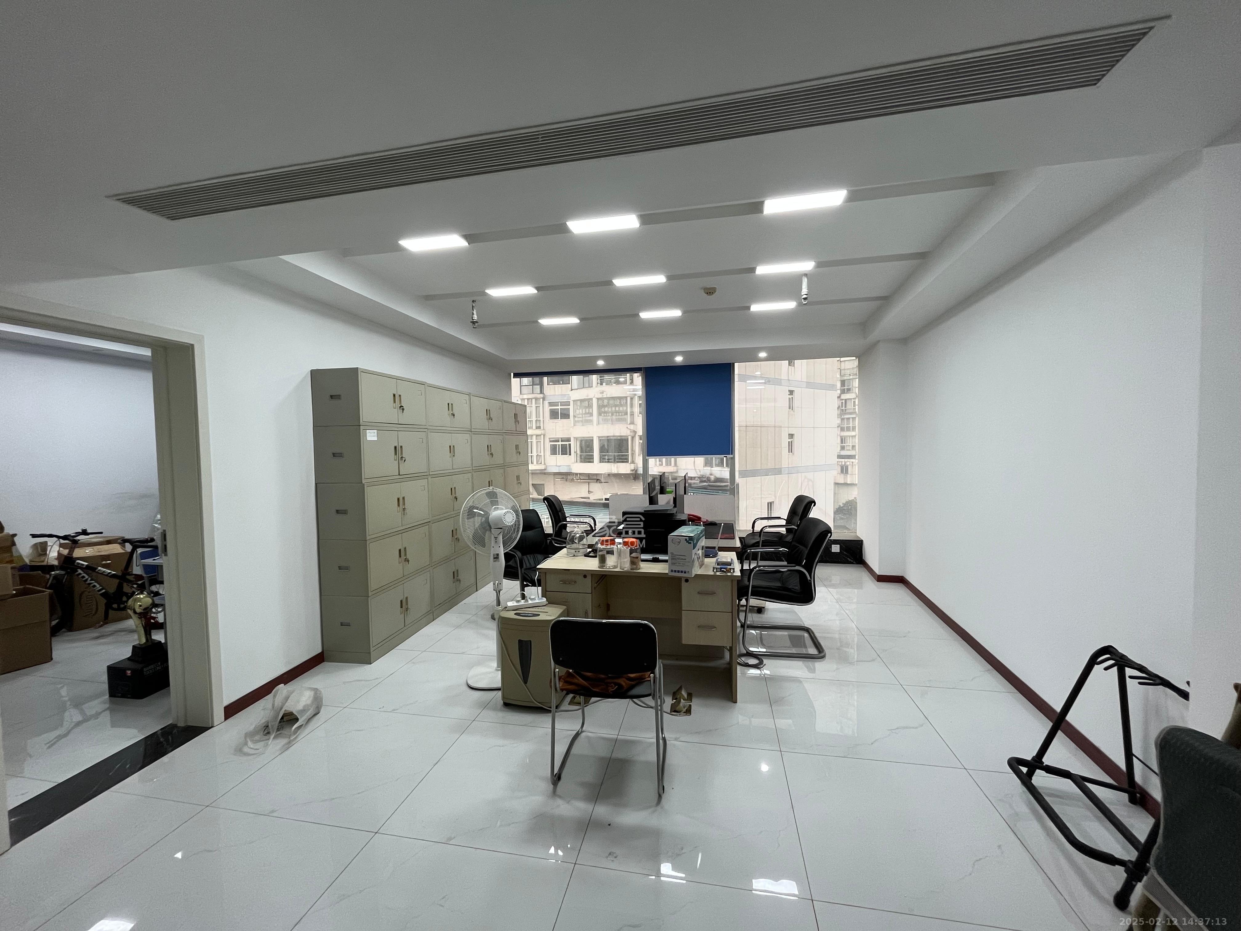 新世纪大厦 2室2厅2卫 3500.0元/月 新世纪大厦 2室2厅2卫 3500.0元/月室内图