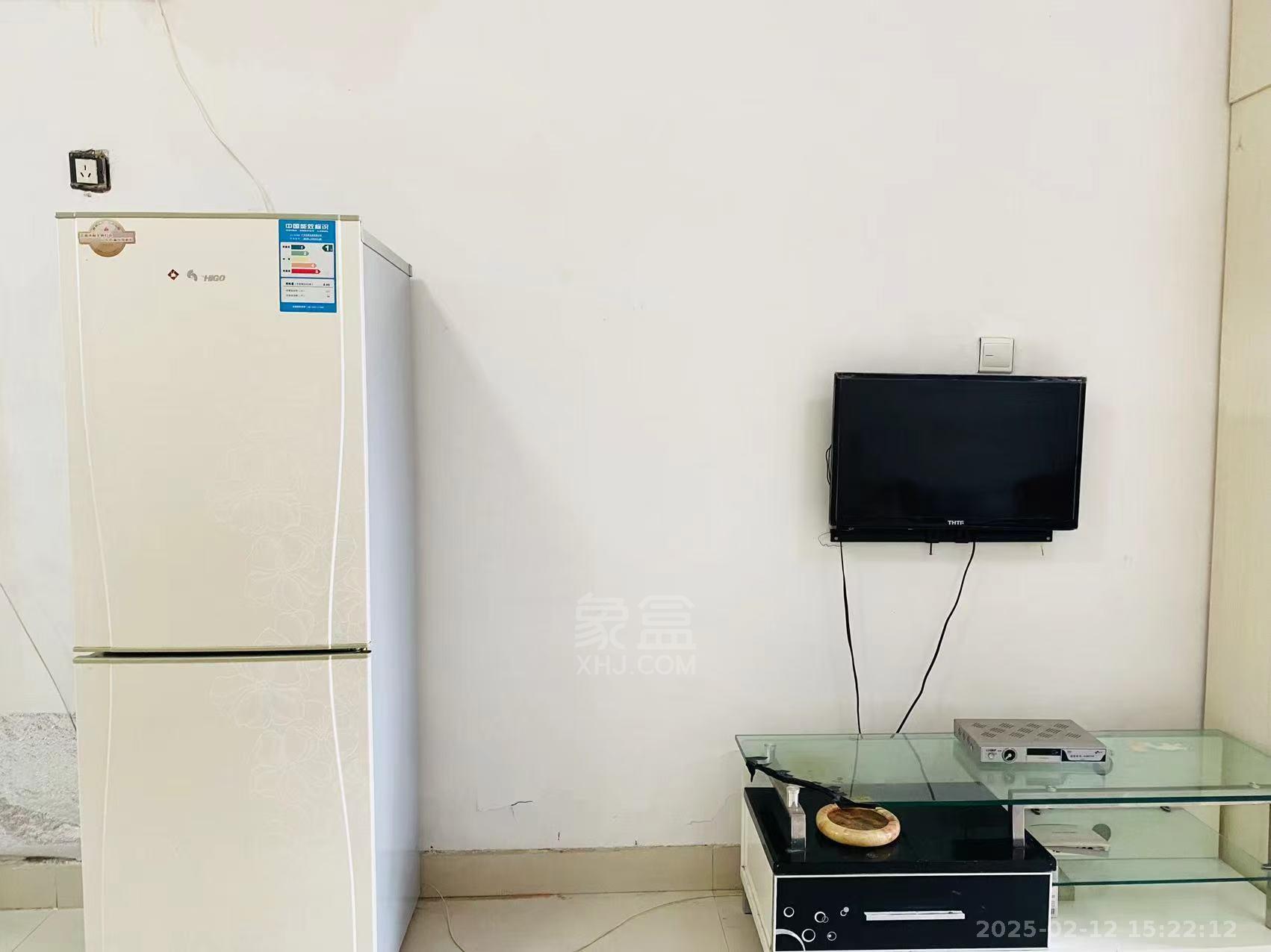 水岸春天 1室1厅1卫 1500.0元/月 水岸春天 1室1厅1卫 1500.0元/月室内图