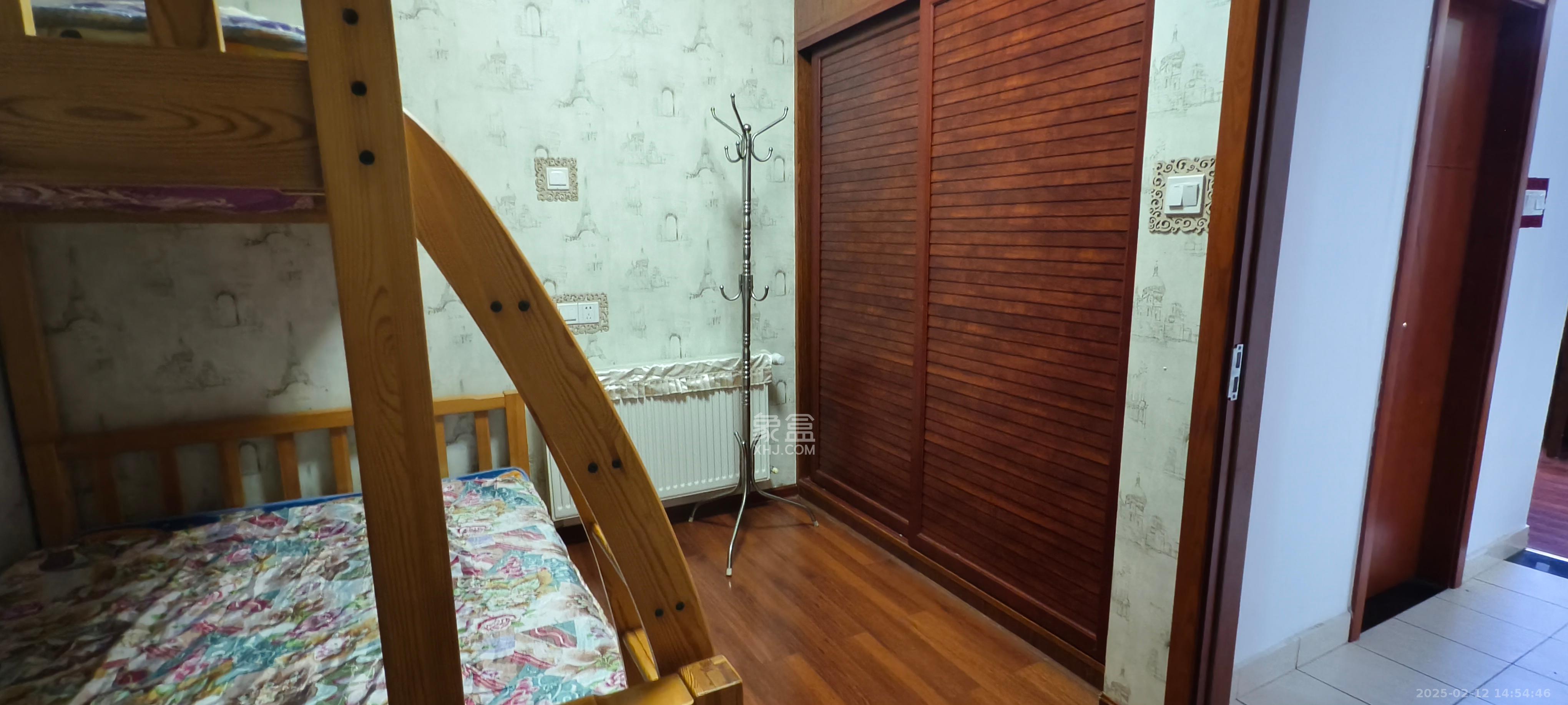 第六都(陆都小区) 3室2厅1卫 3500.0元/月 第六都(陆都小区) 3室2厅1卫 3500.0元/月室内图