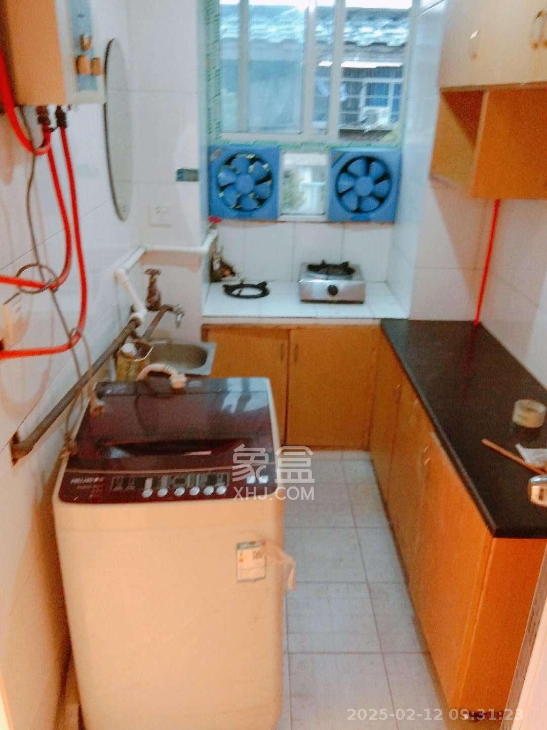 军属新村  1室1厅1卫   1000.00元/月室内图