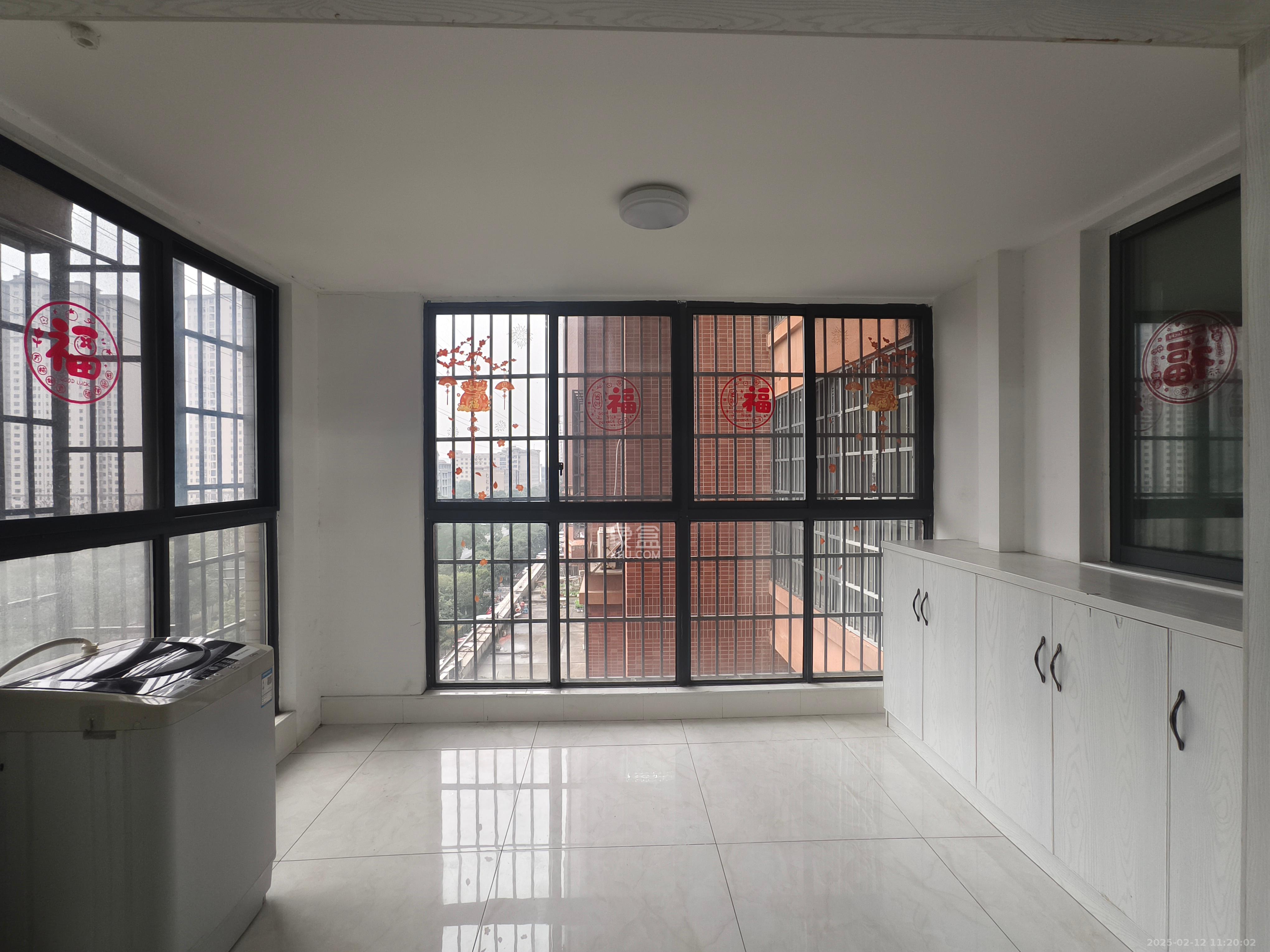 海德公园 4室2厅1卫 1900.0元/月 海德公园 4室2厅1卫 1900.0元/月室内图