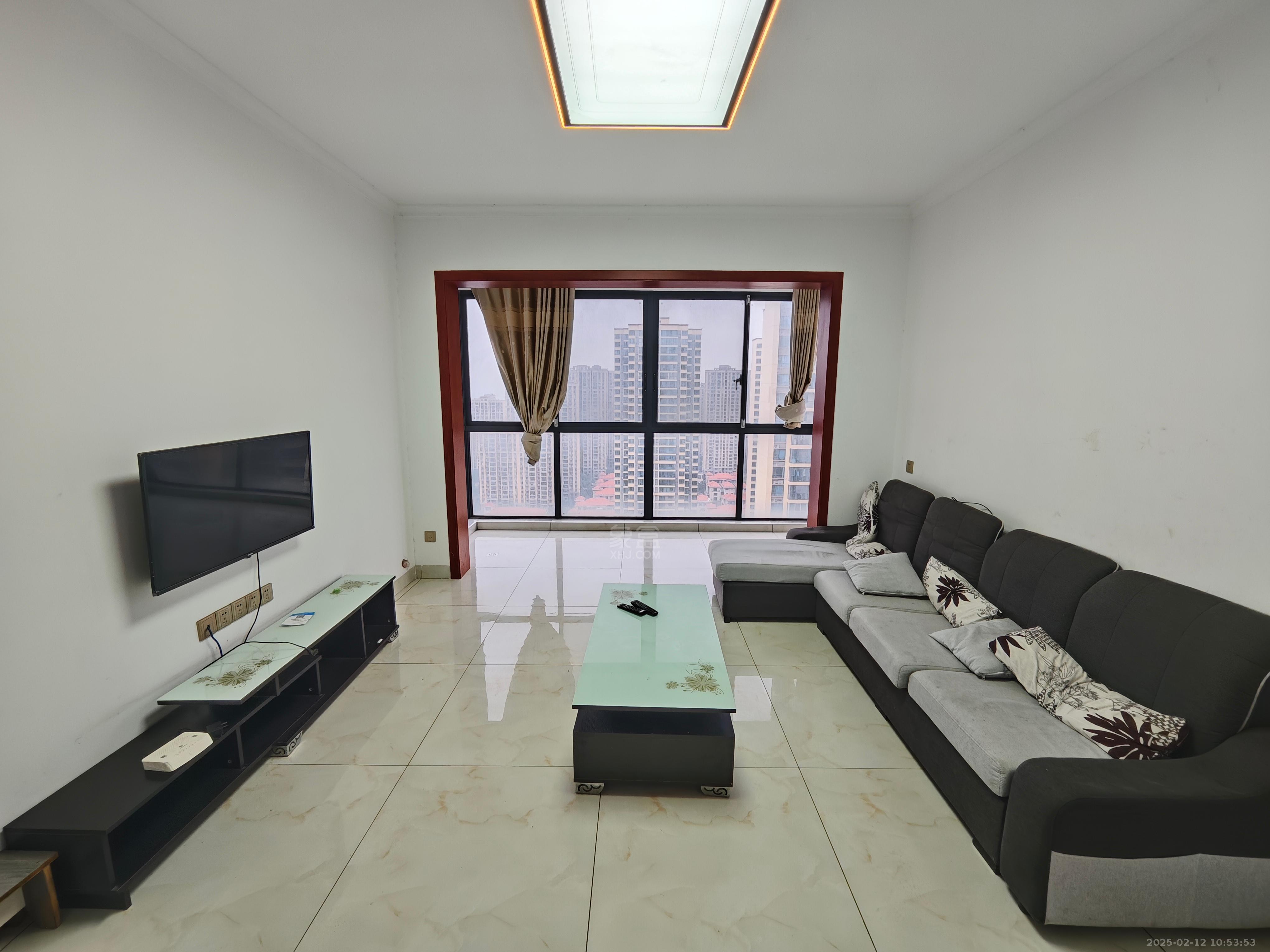 桂花城 3室2厅1卫 1700.0元/月 桂花城 3室2厅1卫 1700.0元/月室内图