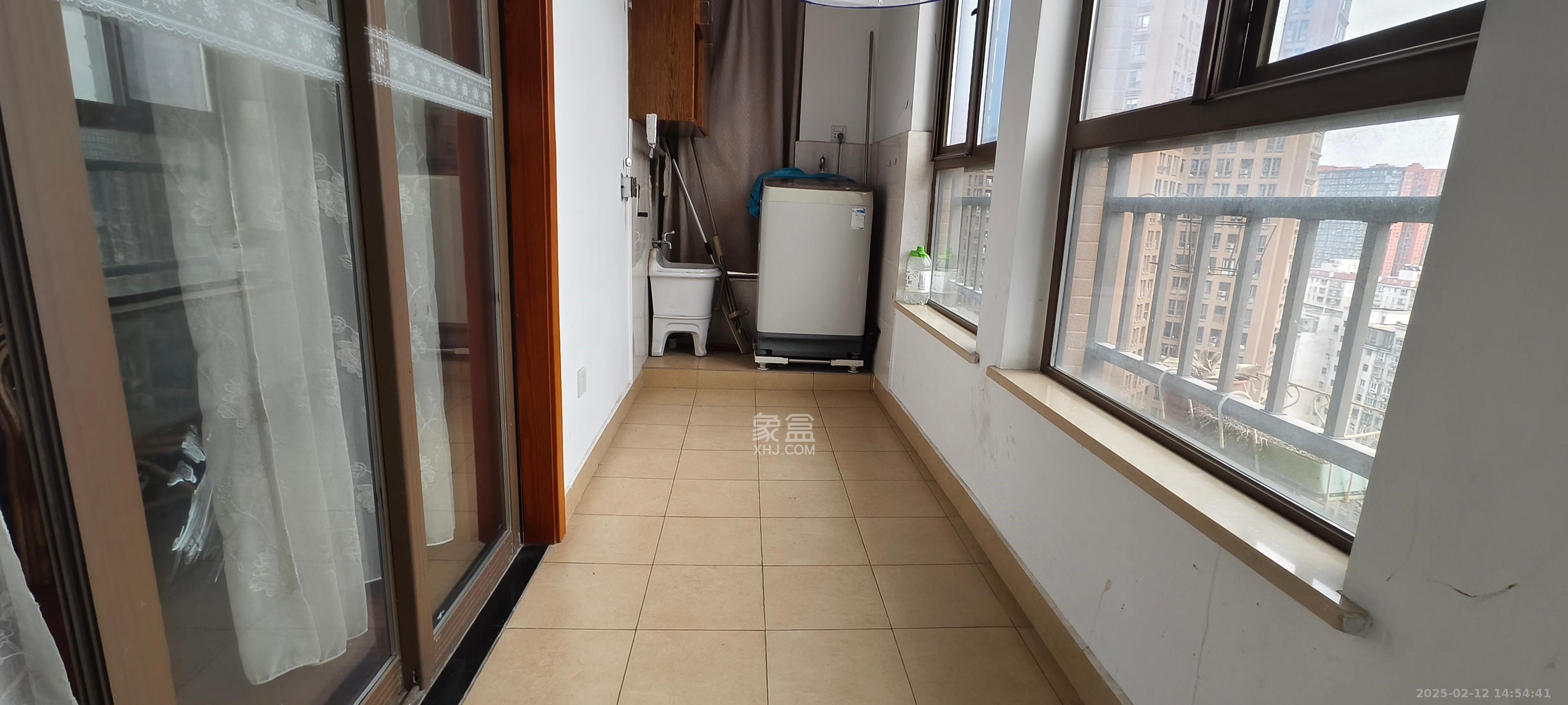 第六都(陆都小区) 3室2厅1卫 3500.0元/月 第六都(陆都小区) 3室2厅1卫 3500.0元/月室内图