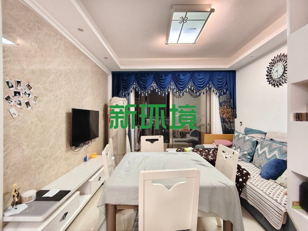 逸臣桃源 2室2厅1卫 50.0万 逸臣桃源 2室2厅1卫 50.0万客厅