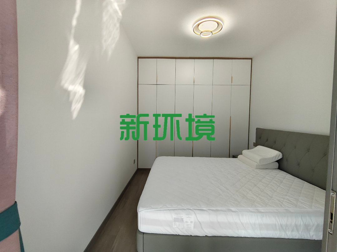 江与城  3室2厅2卫   93.80万客厅