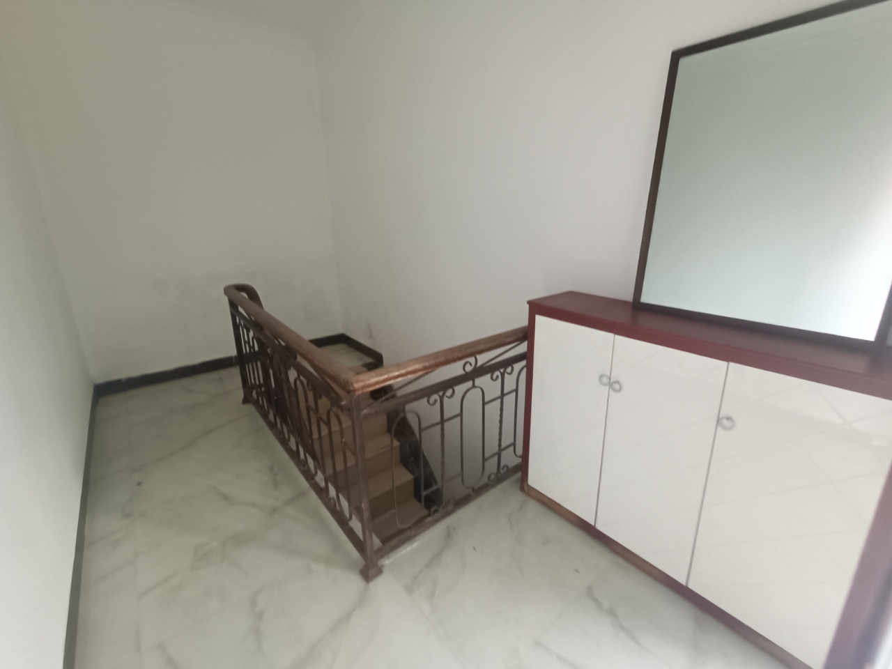 嘉安园别墅  13室2厅5卫    10000.0元/月 嘉安园别墅  13室2厅5卫    10000.0元/月室内图