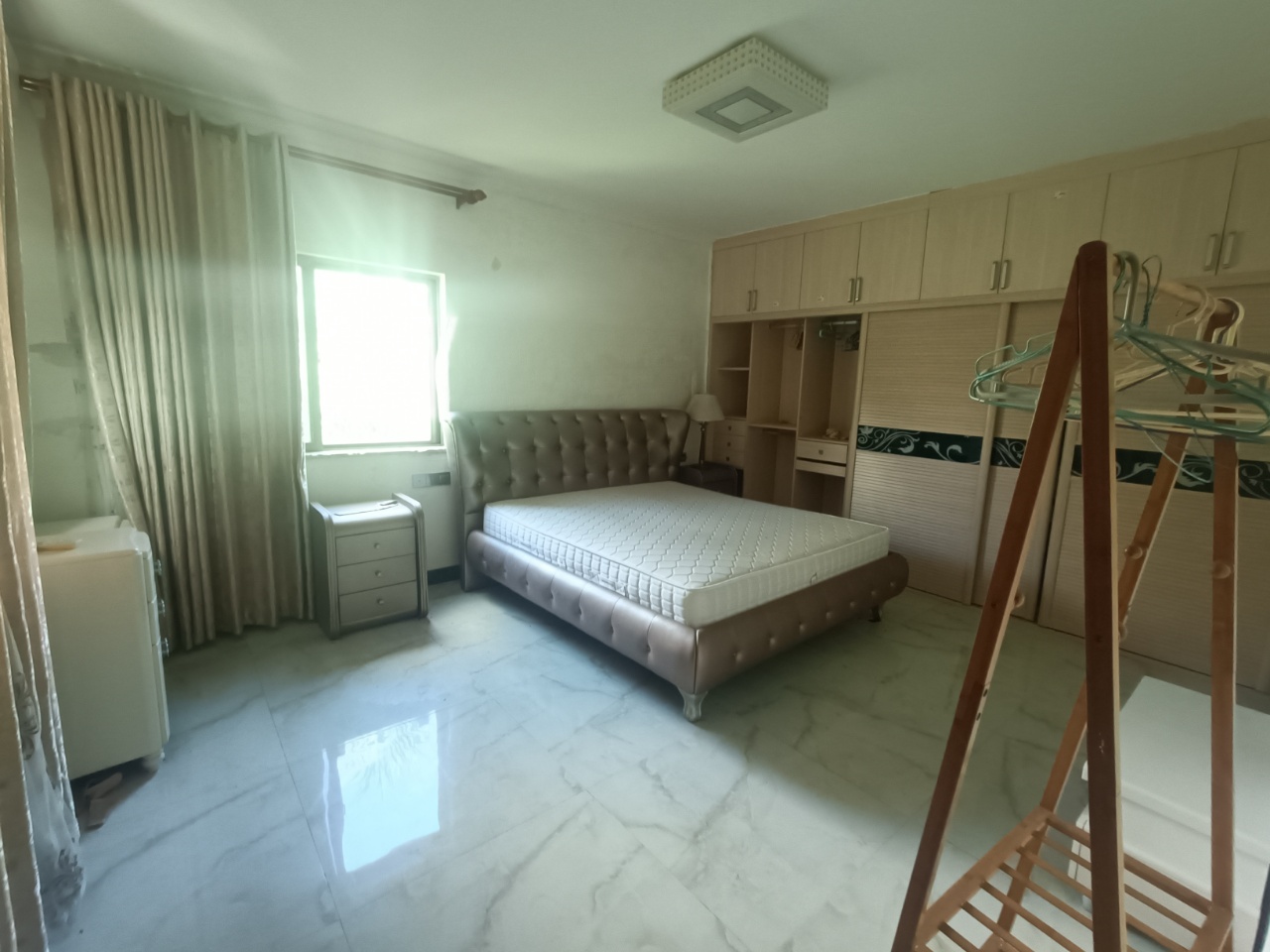 嘉安园别墅  13室2厅5卫    10000.0元/月 嘉安园别墅  13室2厅5卫    10000.0元/月室内图