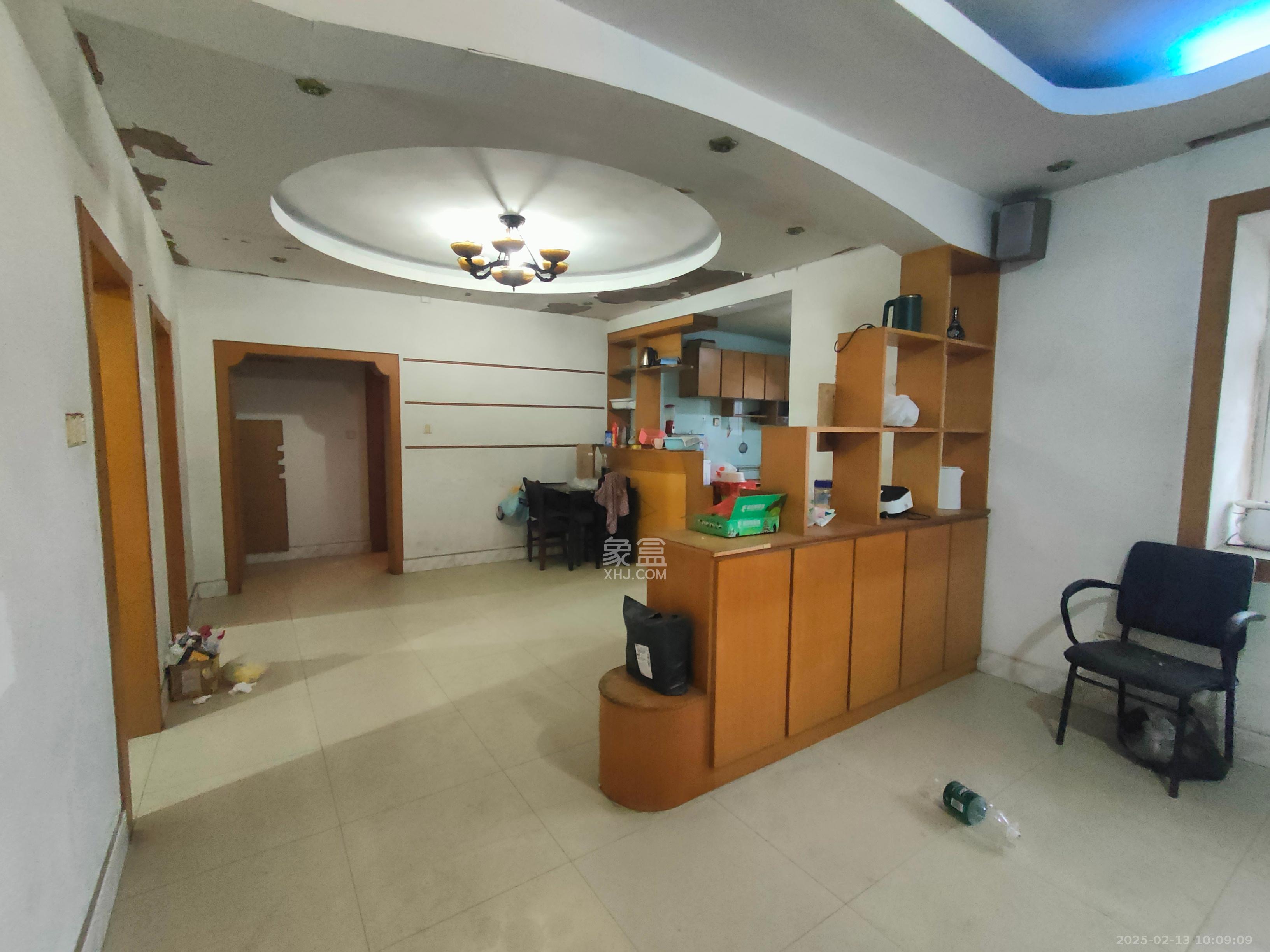 建鑫工行宿舍 3室2厅2卫 900.0元/月 建鑫工行宿舍 3室2厅2卫 900.0元/月室内图