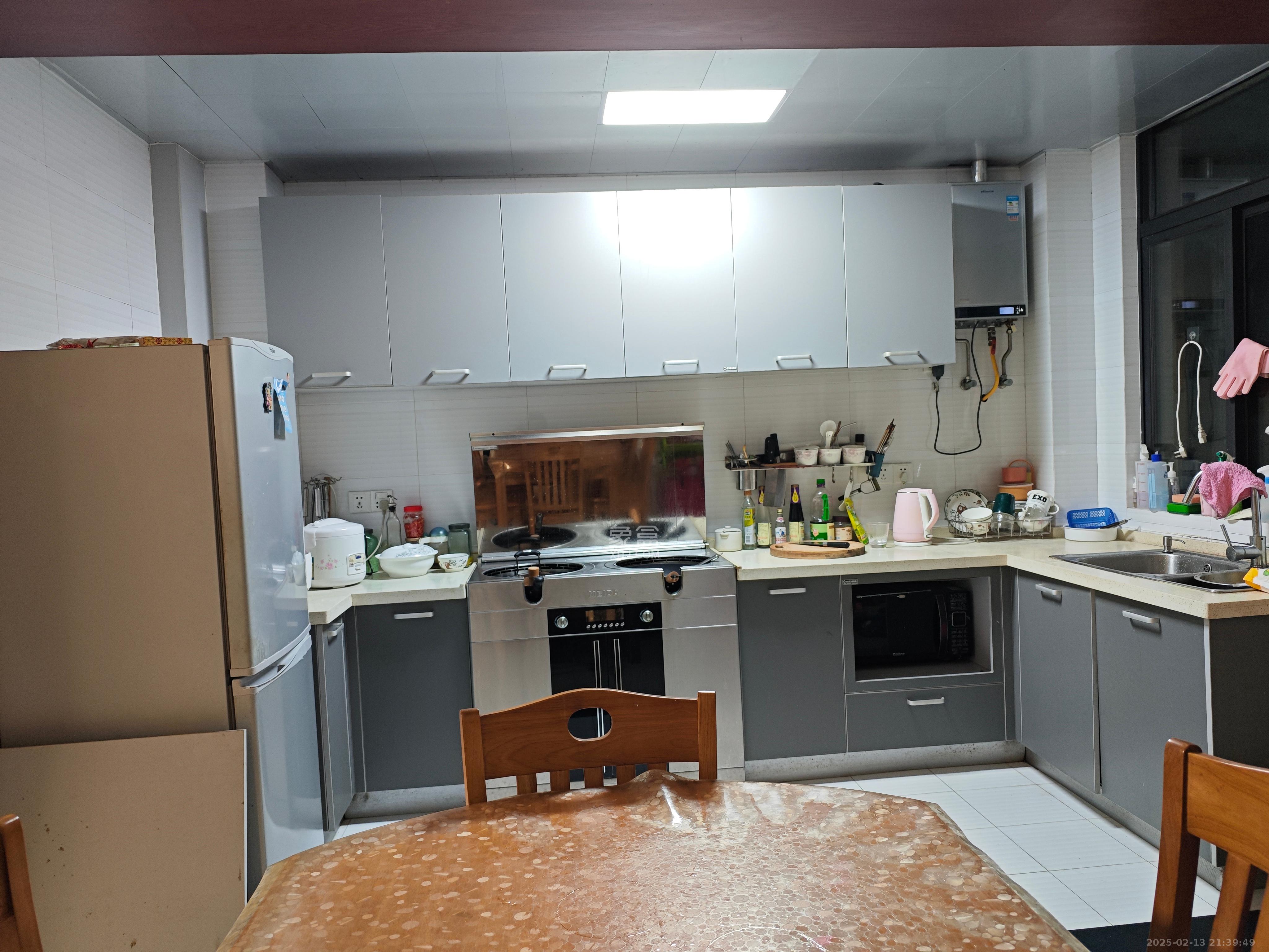 康桥长郡 4室2厅2卫 2300.0元/月 康桥长郡 4室2厅2卫 2300.0元/月室内图