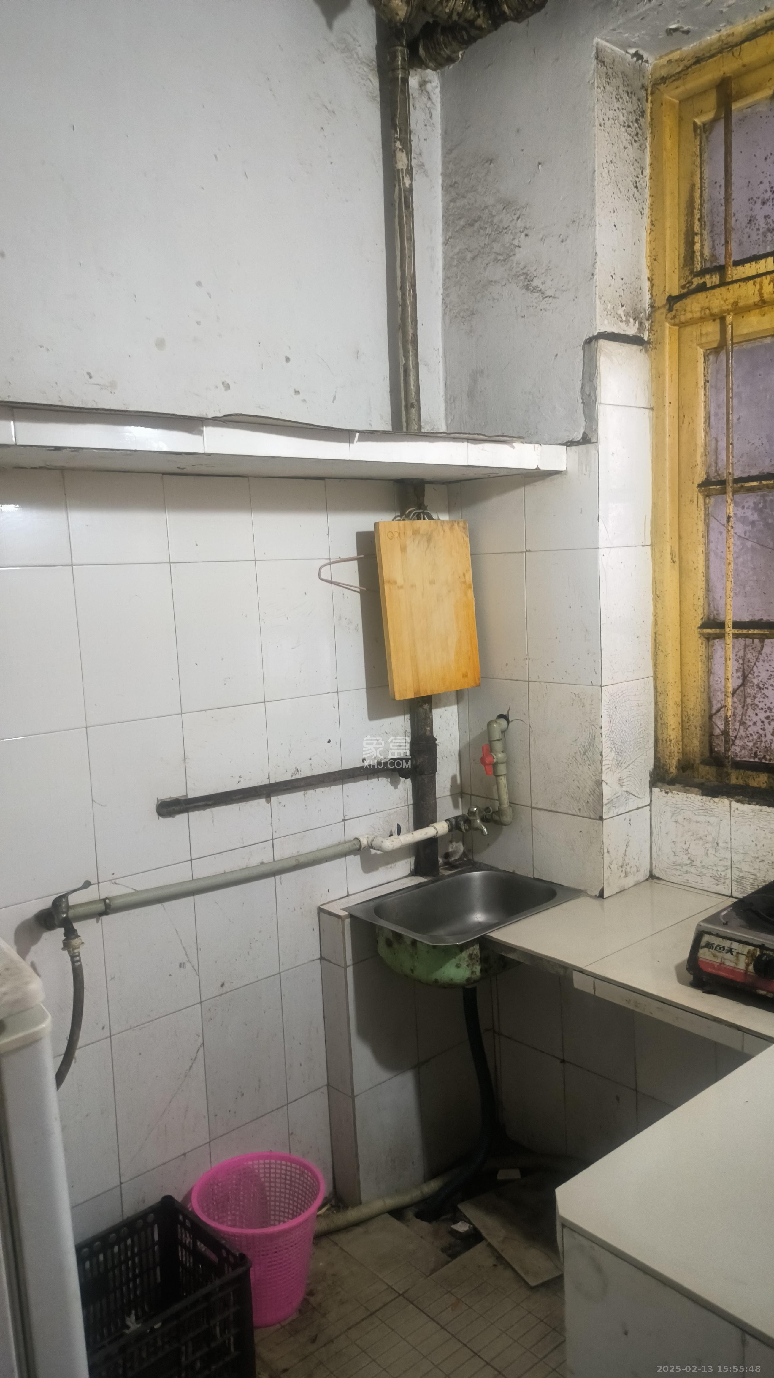 化油器厂宿舍 1室1厅1卫 1100.0元/月 化油器厂宿舍 1室1厅1卫 1100.0元/月室内图