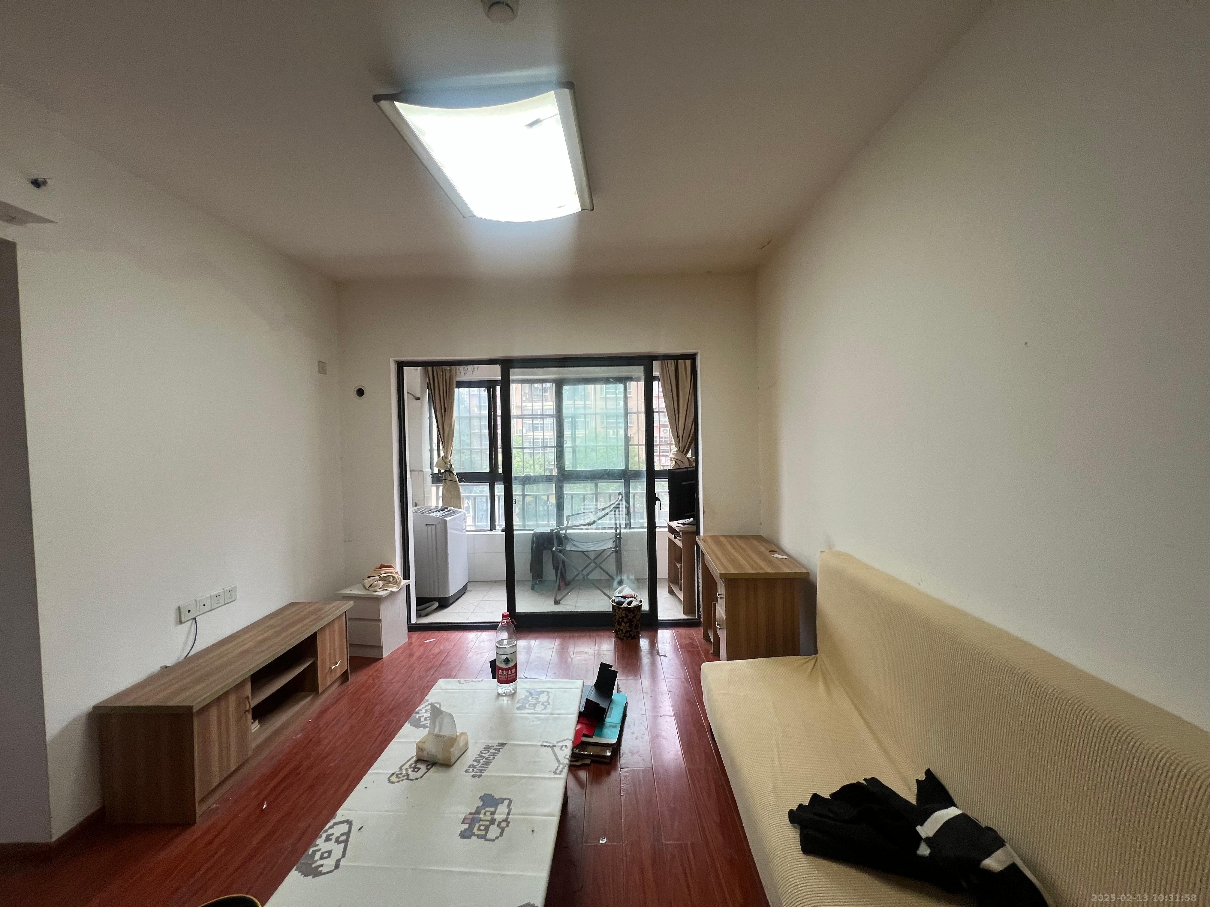 上峰苑（兰亭玥岛）  1室2厅1卫   2200.00元/月室内图1