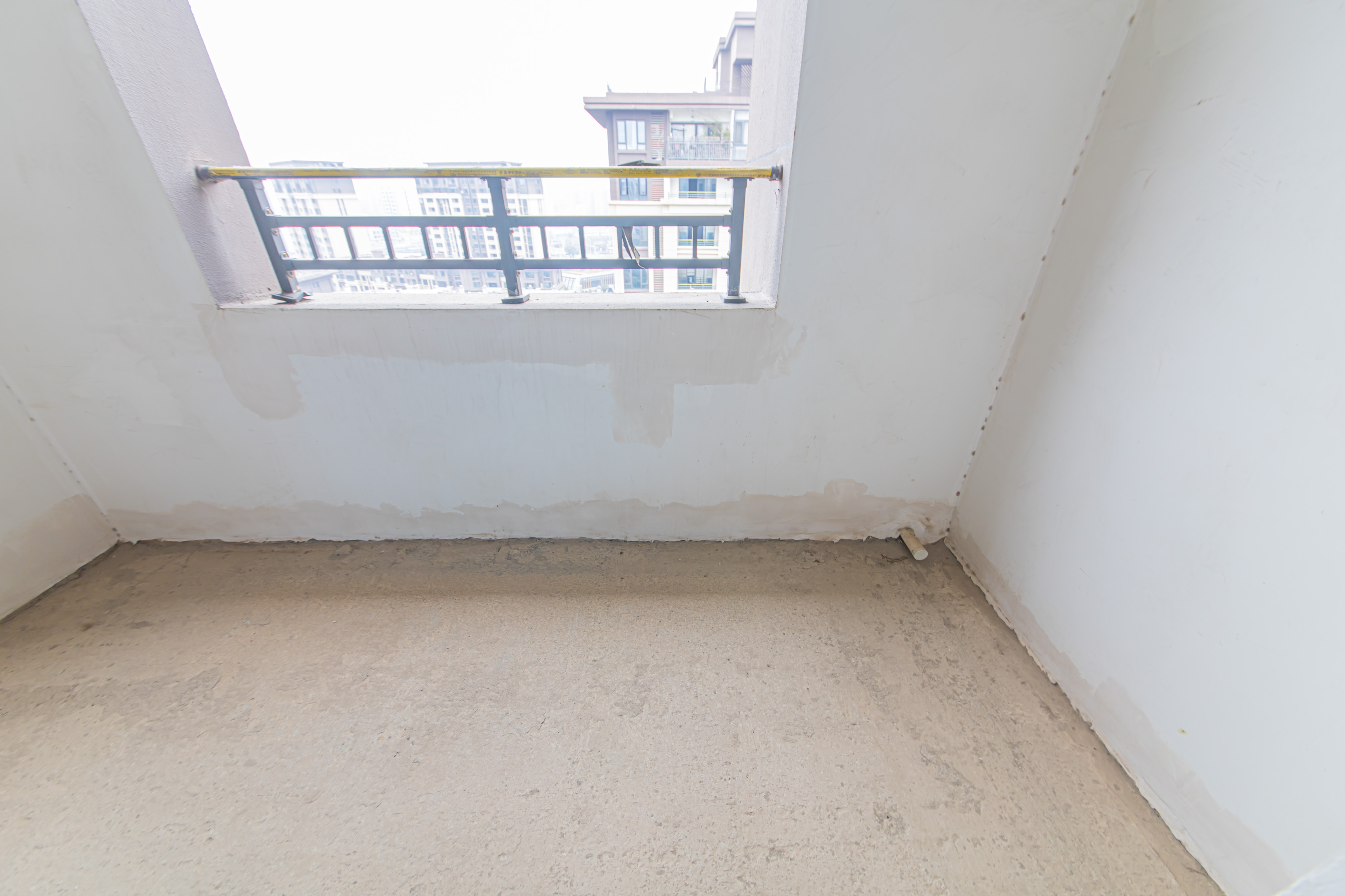 和泓融成府 3室2厅2卫 95.0万 和泓融成府 3室2厅2卫 95.0万阳台