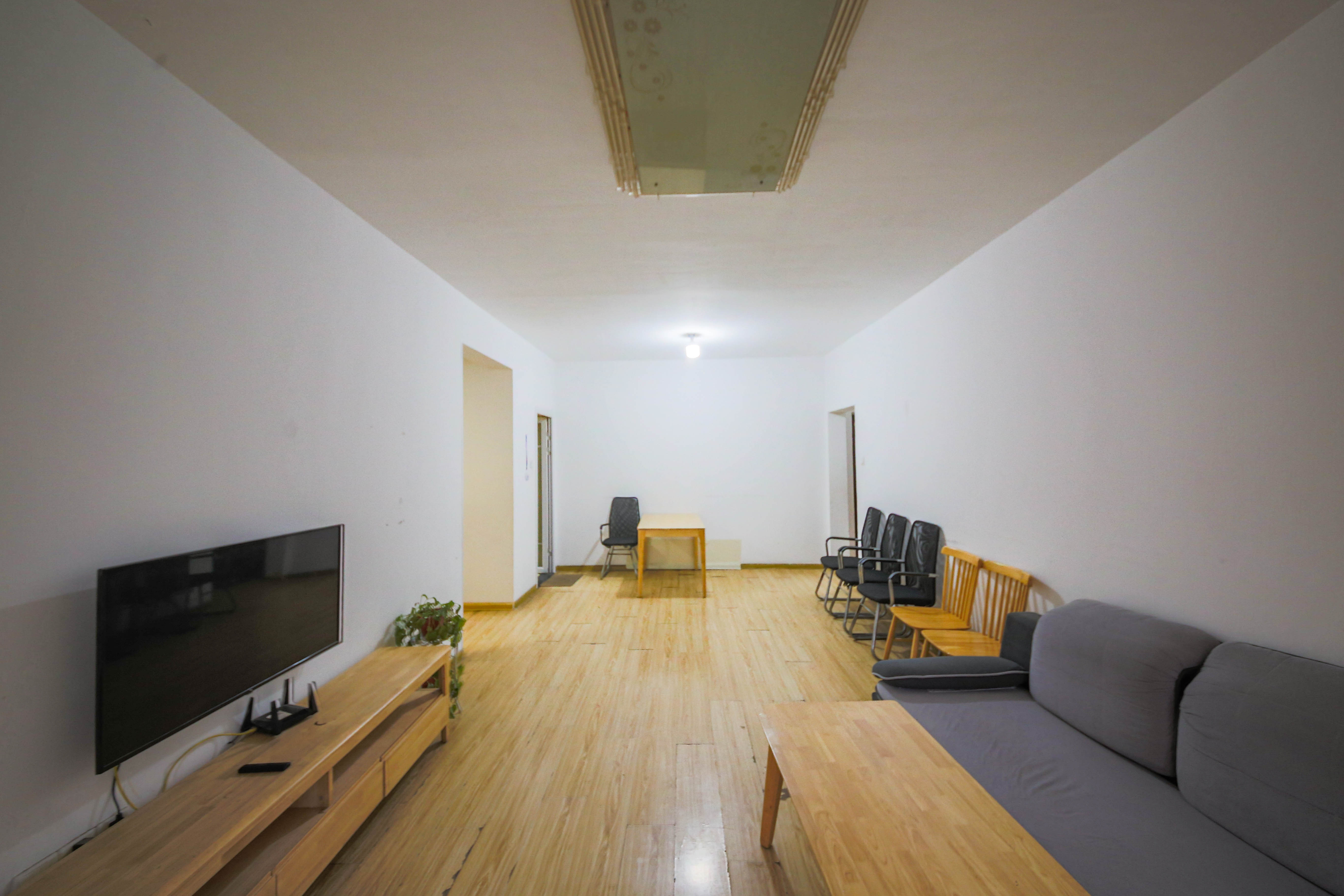 康斯丹郡(融程领秀佳园)  3室1厅1卫    68.0万 康斯丹郡(融程领秀佳园)  3室1厅1卫    68.0万客厅