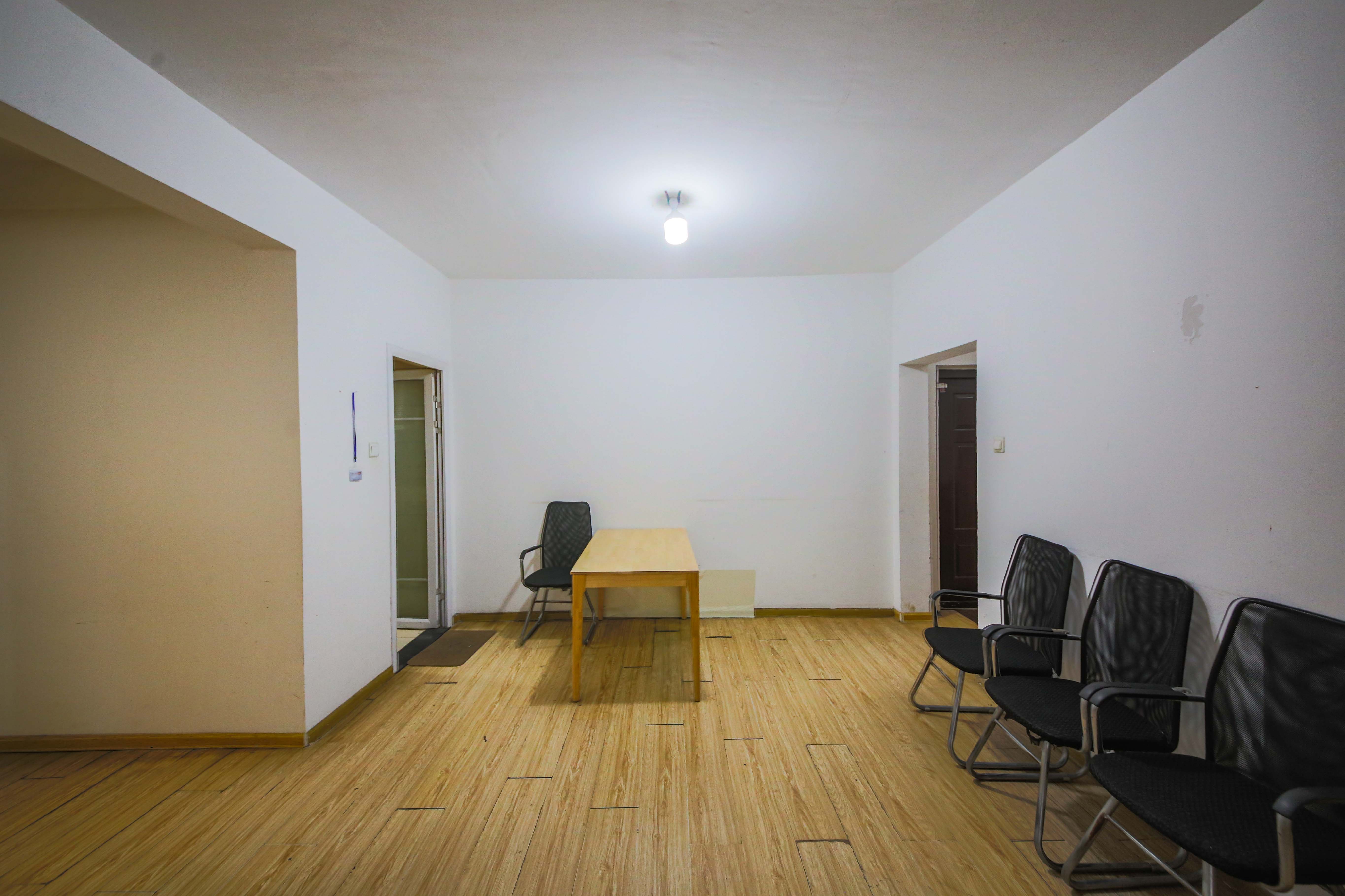 康斯丹郡(融程领秀佳园)  3室1厅1卫    68.0万 康斯丹郡(融程领秀佳园)  3室1厅1卫    68.0万客厅