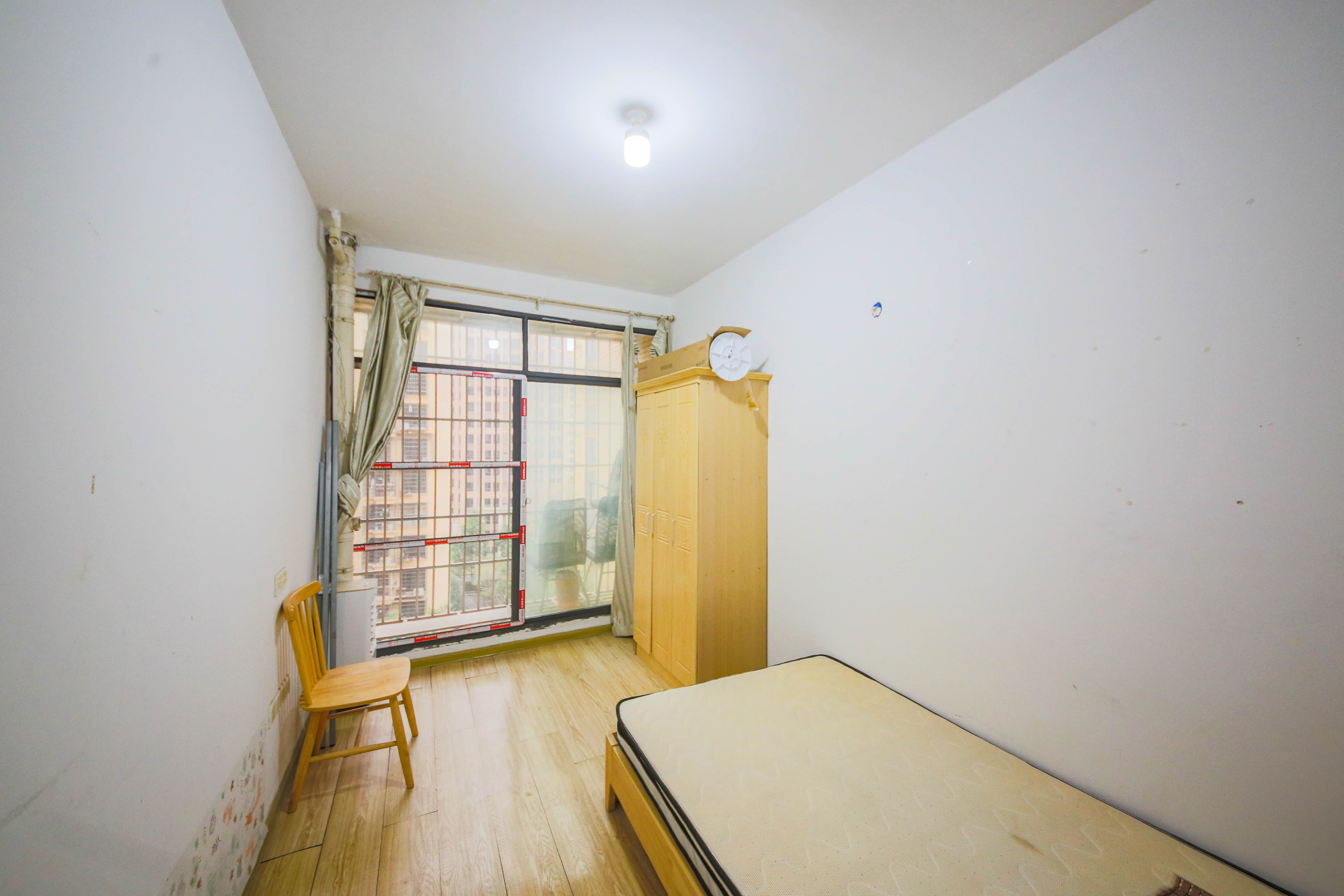 康斯丹郡(融程领秀佳园)  3室1厅1卫    68.0万 康斯丹郡(融程领秀佳园)  3室1厅1卫    68.0万卧室