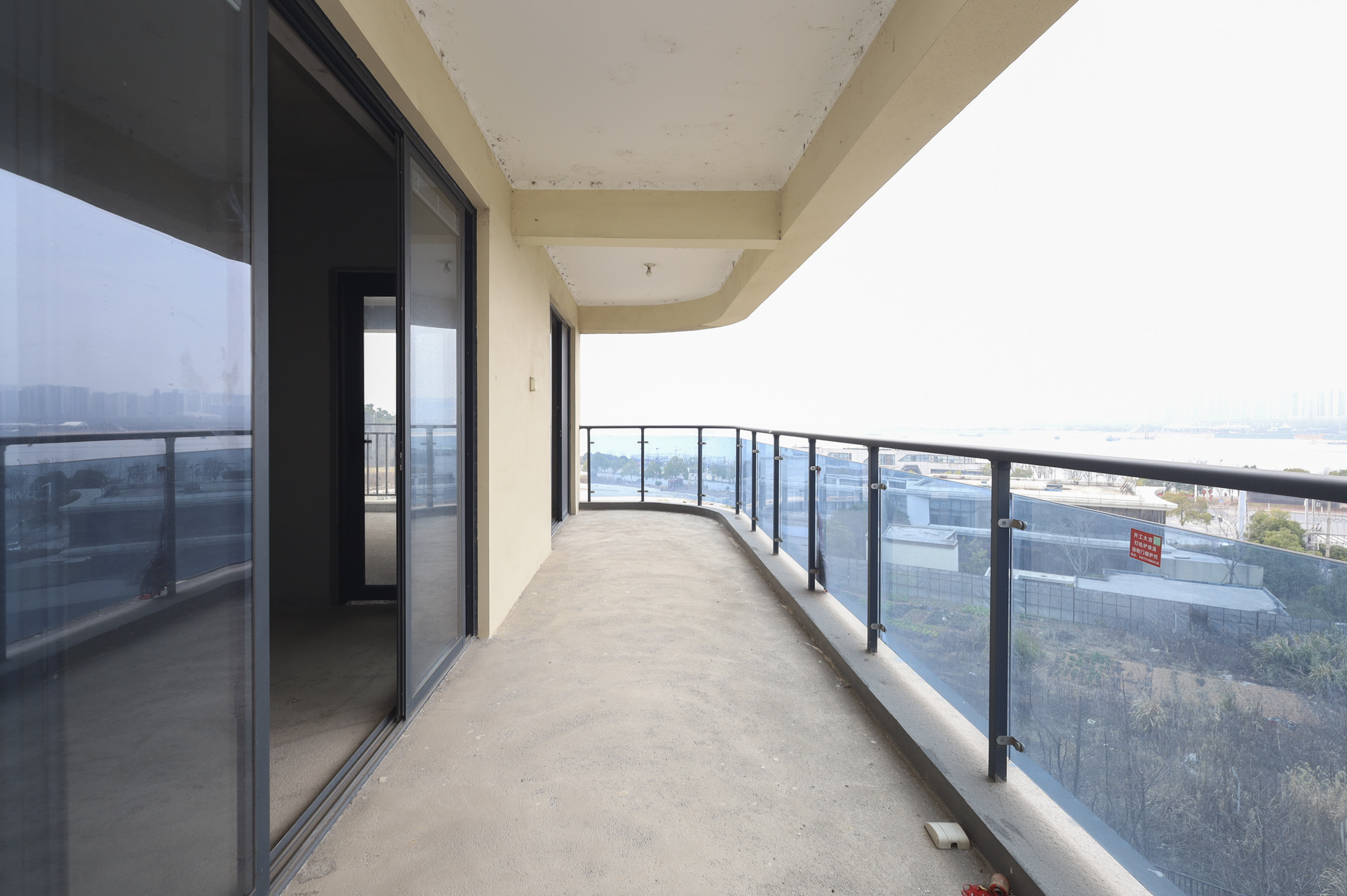 地铁中建江山玖樾  5室2厅3卫   338.00万阳台