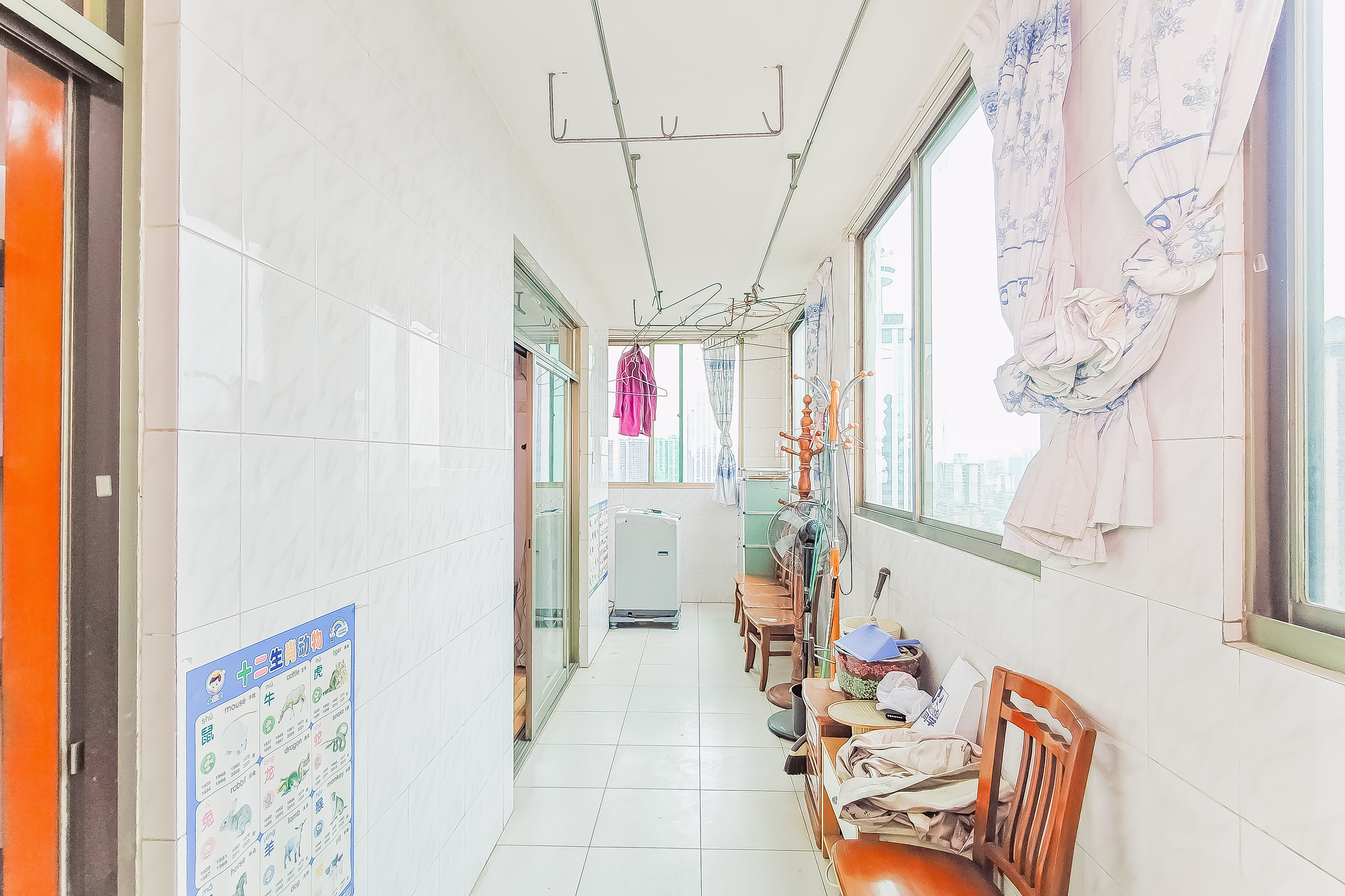 湘农桥社区  3室2厅1卫   175.00万阳台