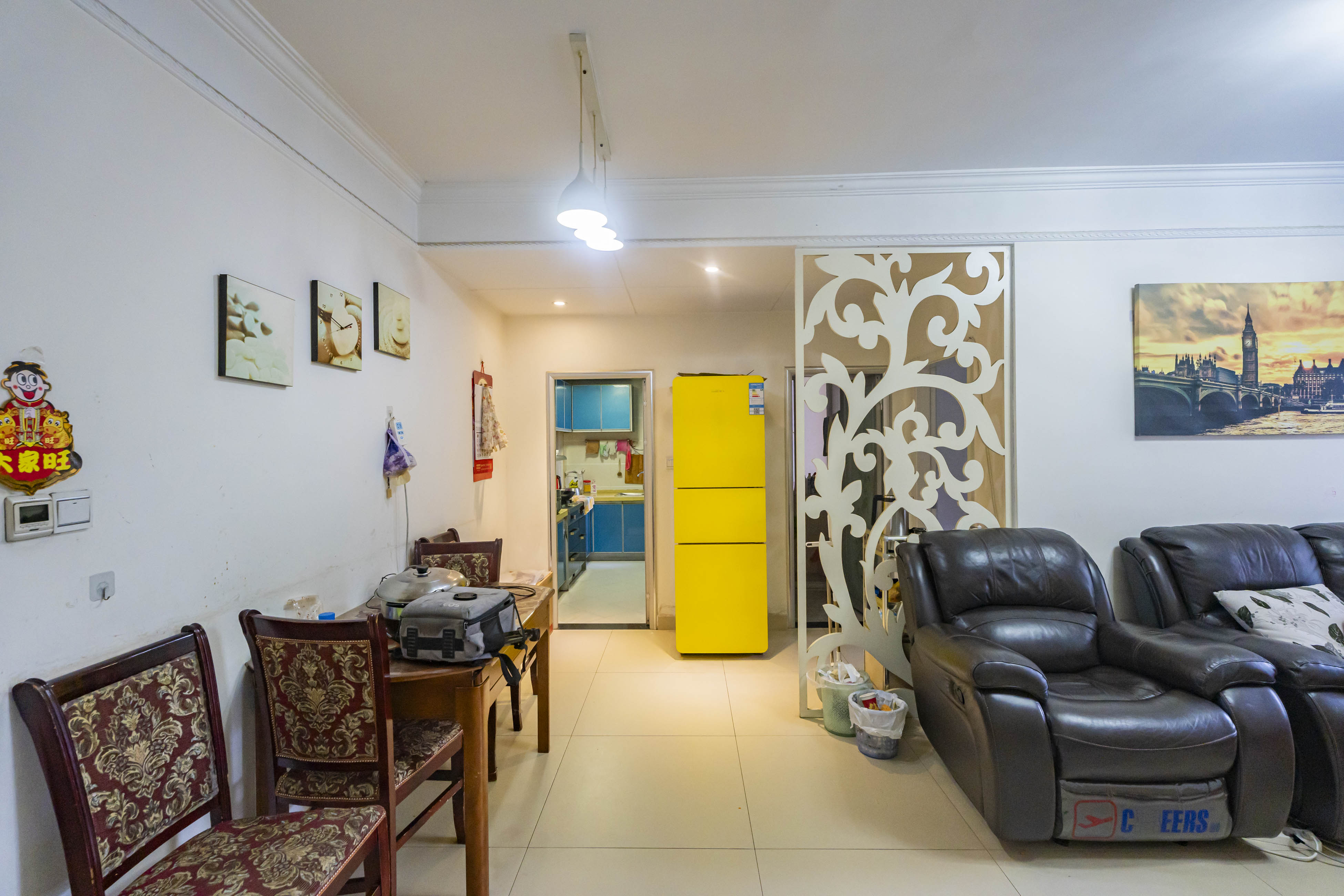 凯乐国际城  2室1厅1卫    92.0万客厅