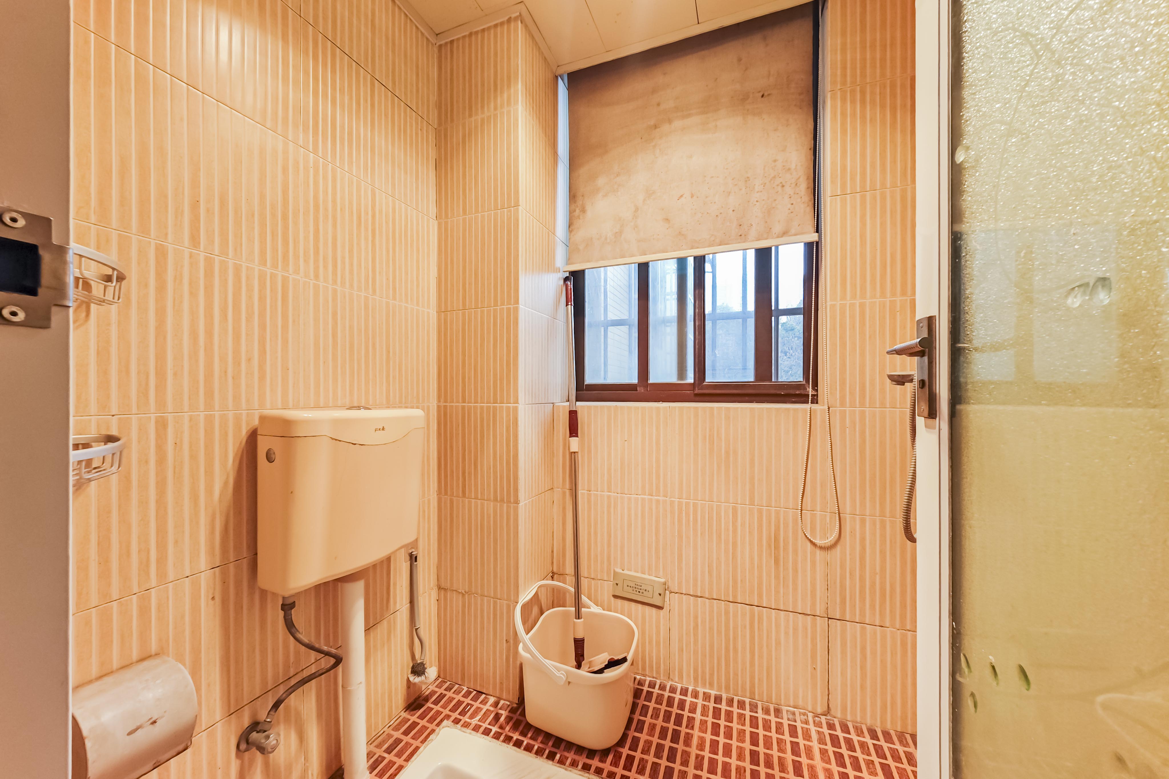 湘核佳苑 2室2厅1卫 60.0万 湘核佳苑 2室2厅1卫 60.0万卫生间