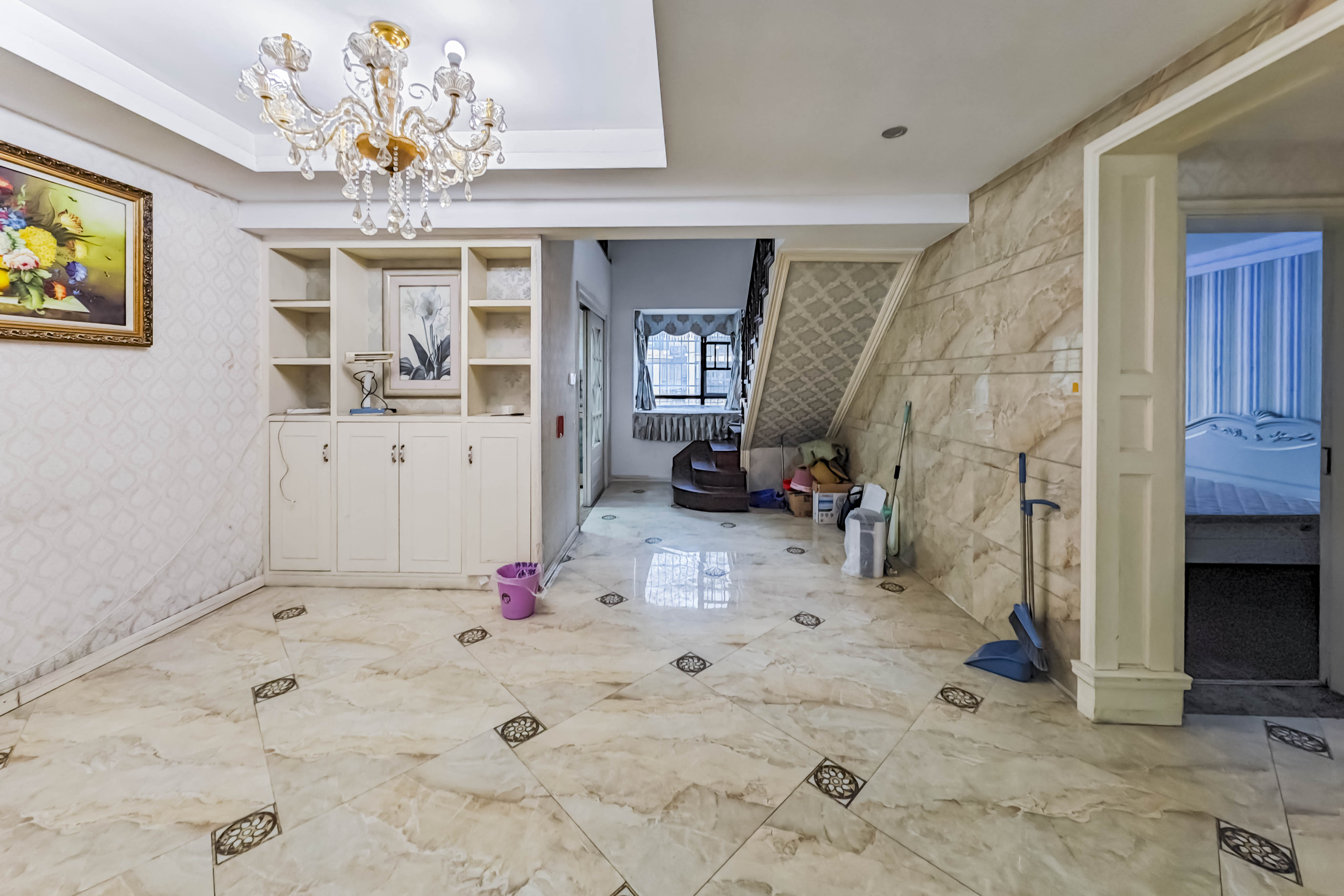 三江花中城 4室2厅1卫 169.0万 三江花中城 4室2厅1卫 169.0万客厅