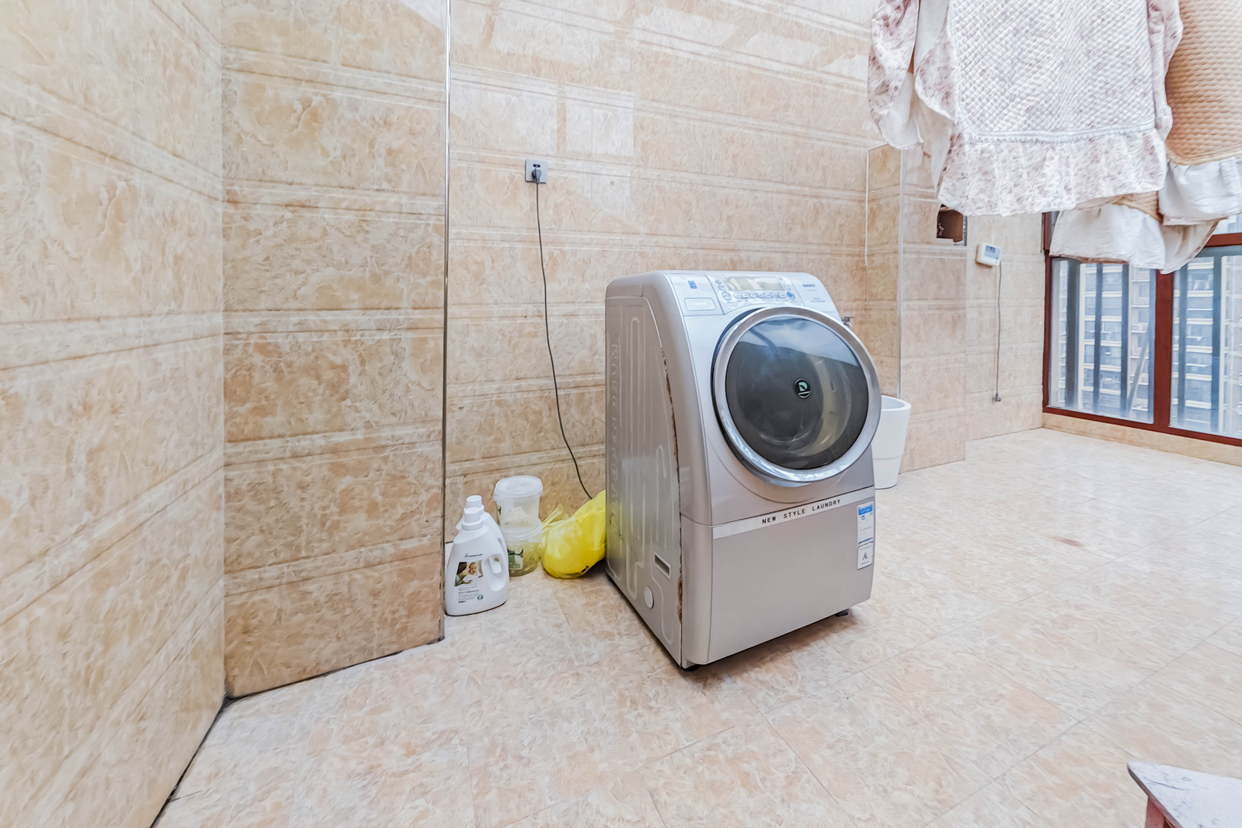 三江花中城 4室2厅1卫 169.0万 三江花中城 4室2厅1卫 169.0万卧室