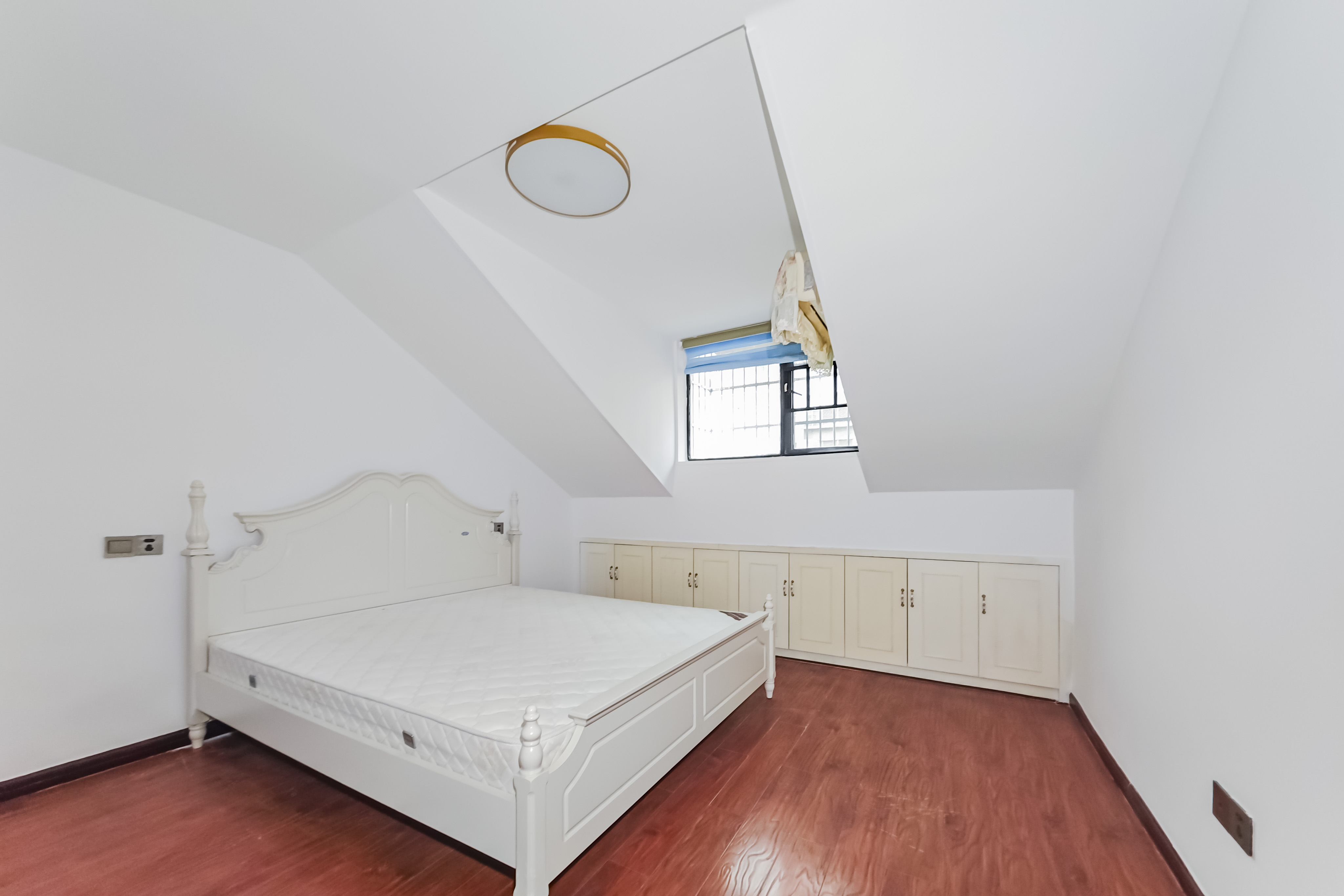 三江花中城 4室2厅1卫 169.0万 三江花中城 4室2厅1卫 169.0万卧室