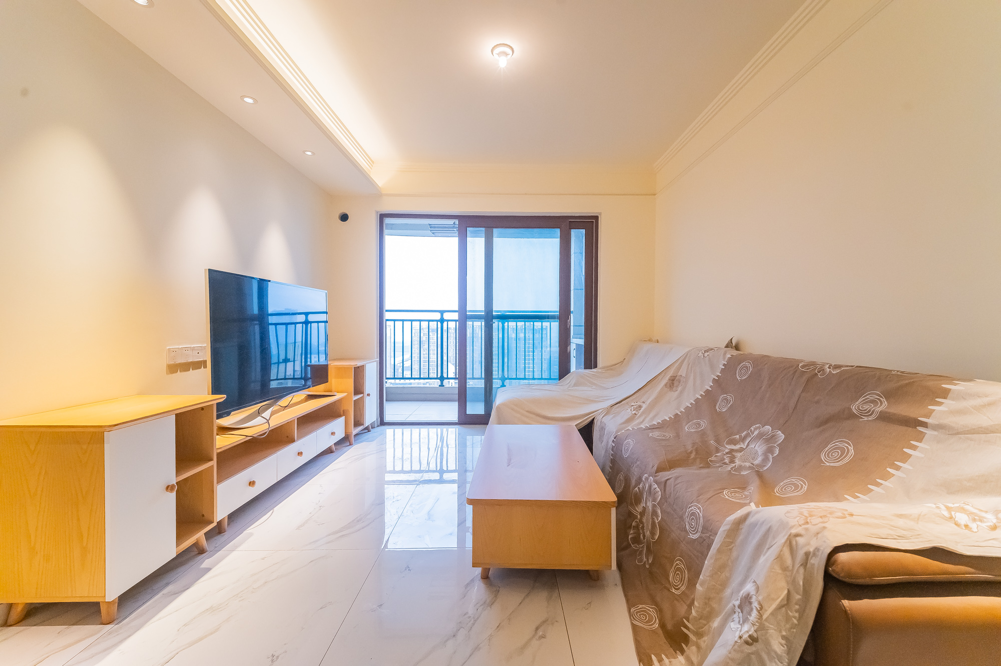 碧桂园中央花园 3室2厅2卫 85.8万 碧桂园中央花园 3室2厅2卫 85.8万客厅