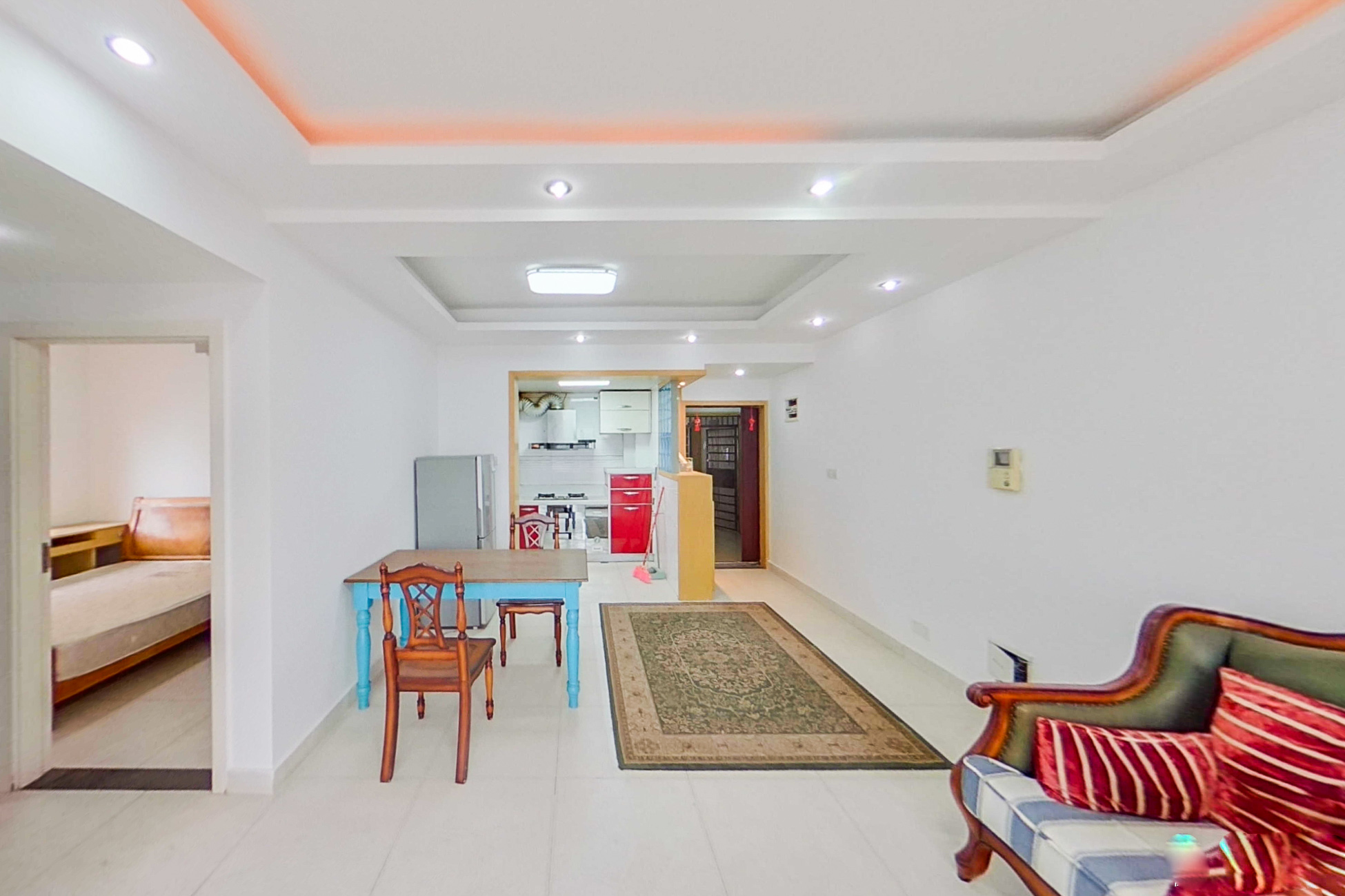 上海城小区  2室1厅1卫    65.0万 上海城小区  2室1厅1卫    65.0万客厅