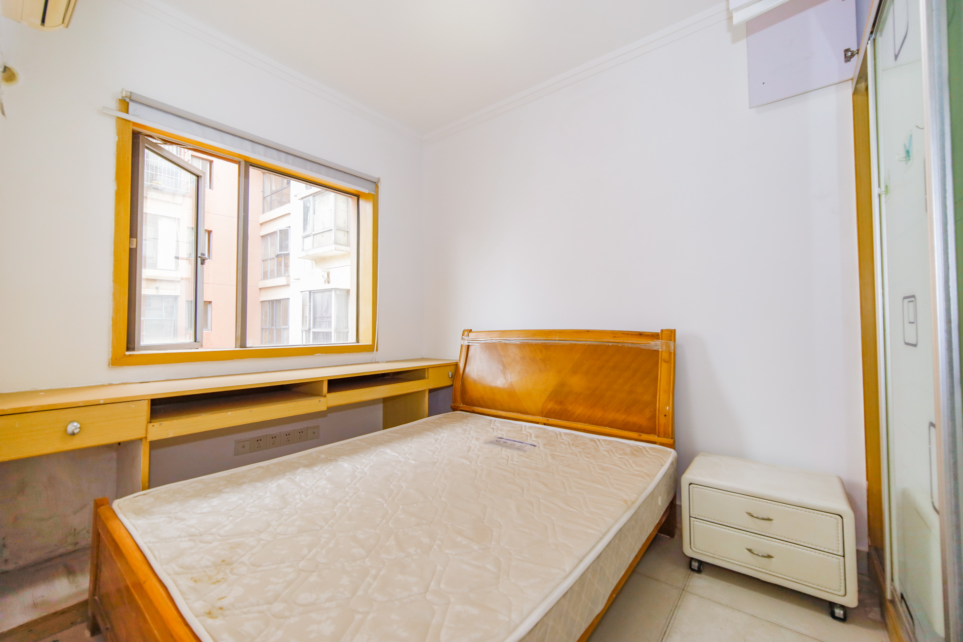 上海城小区  2室1厅1卫    65.0万卧室