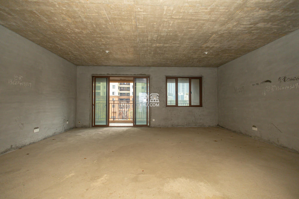 长龙湾  5室2厅2卫    108.0万