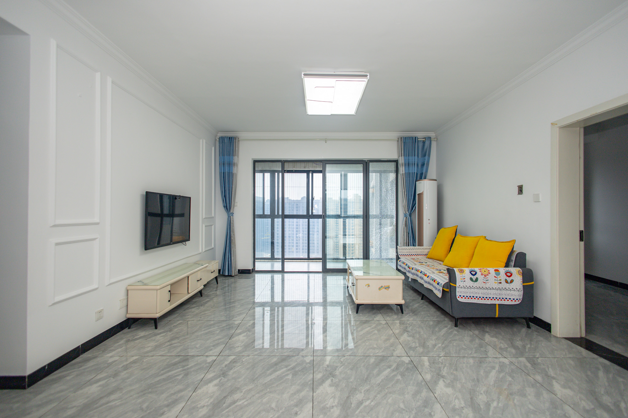 恒基凯旋门一二期  3室2厅2卫    128.8万 恒基凯旋门一二期  3室2厅2卫    128.8万客厅