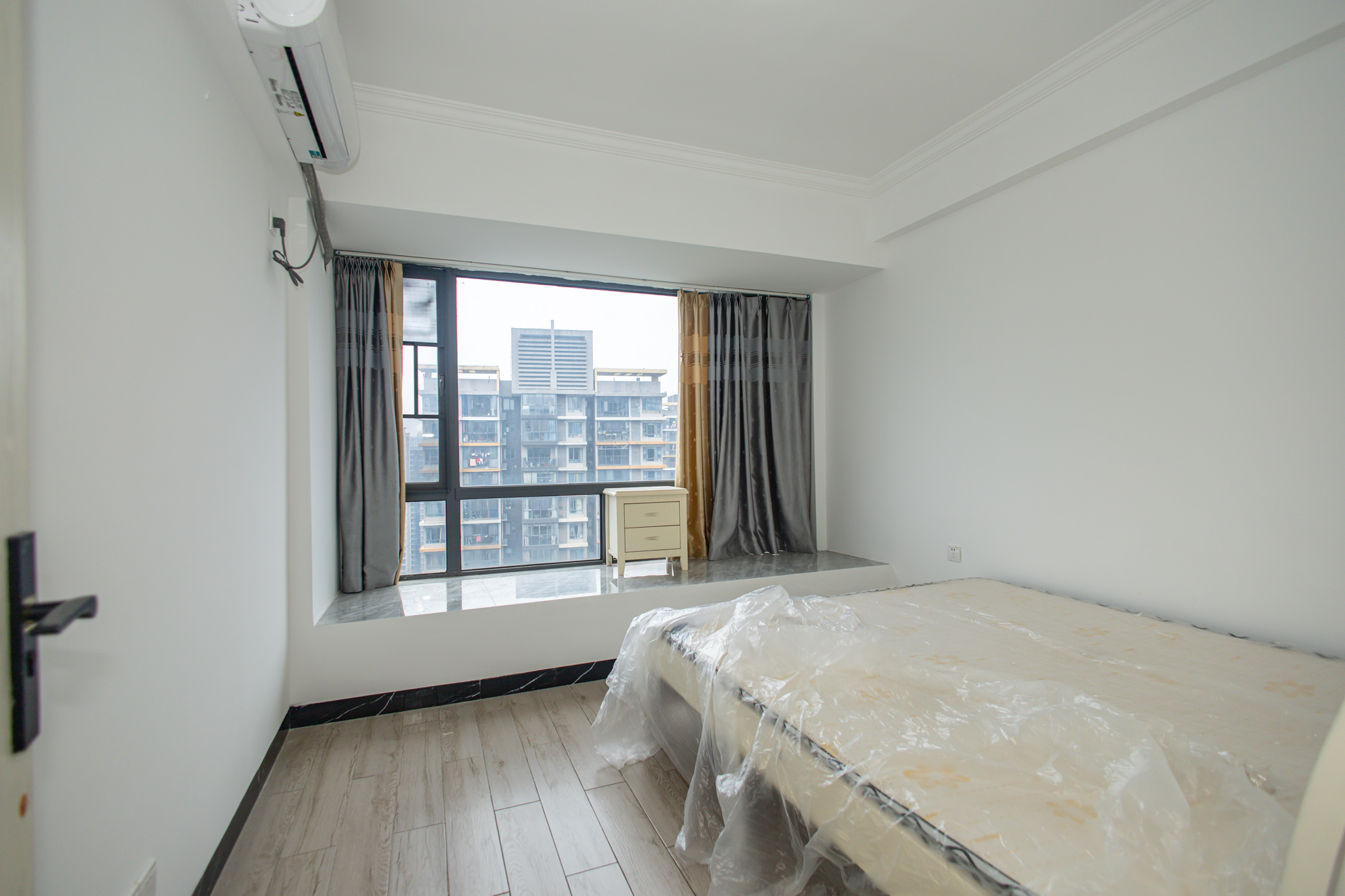 恒基凯旋门一二期  3室2厅2卫    128.8万 恒基凯旋门一二期  3室2厅2卫    128.8万卧室