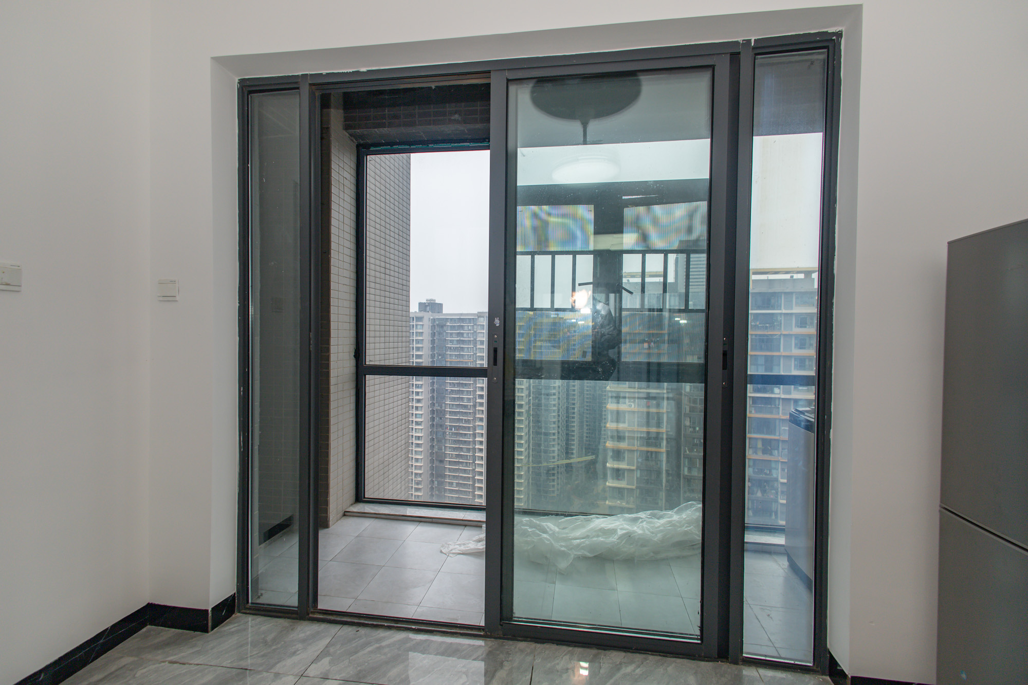 恒基凯旋门一二期  3室2厅2卫    128.8万 恒基凯旋门一二期  3室2厅2卫    128.8万阳台