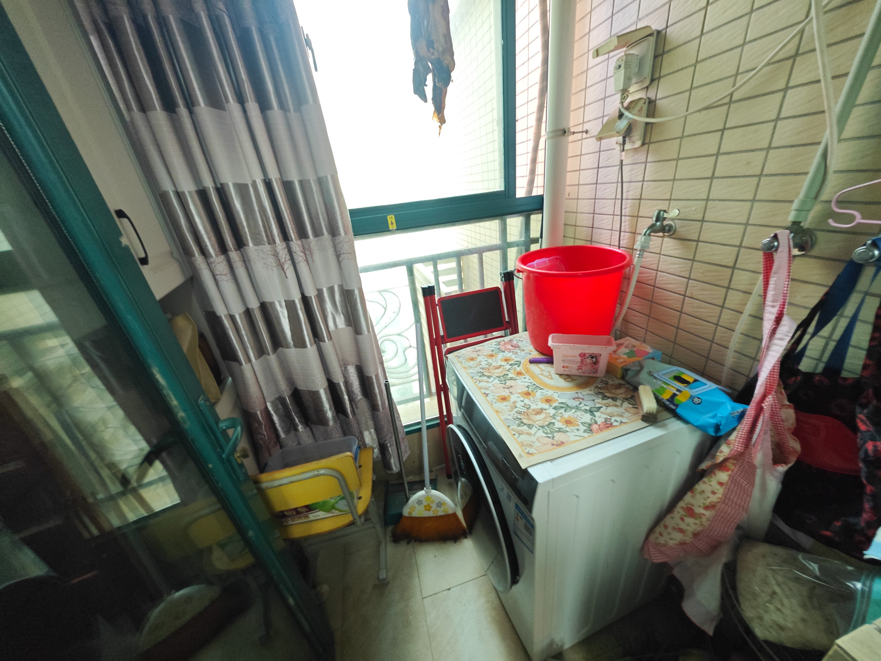 恒大城  2室2厅1卫   68.00万阳台