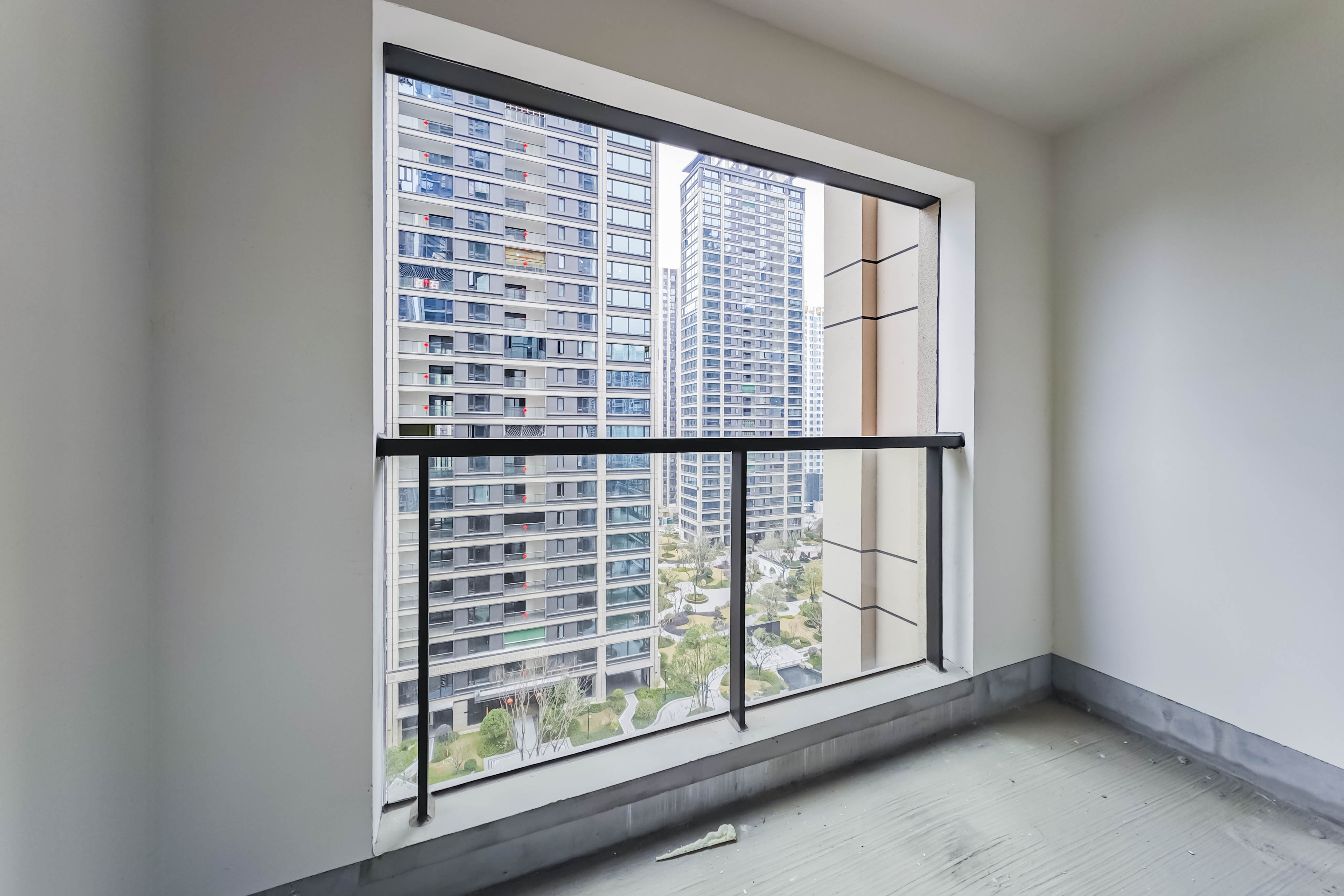 建发玖洲观澜  5室2厅2卫   280.00万其他