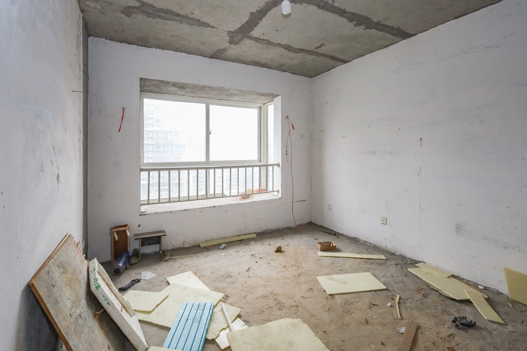 谷山乐园三期  3室2厅1卫    61.8万 谷山乐园三期  3室2厅1卫    61.8万客厅