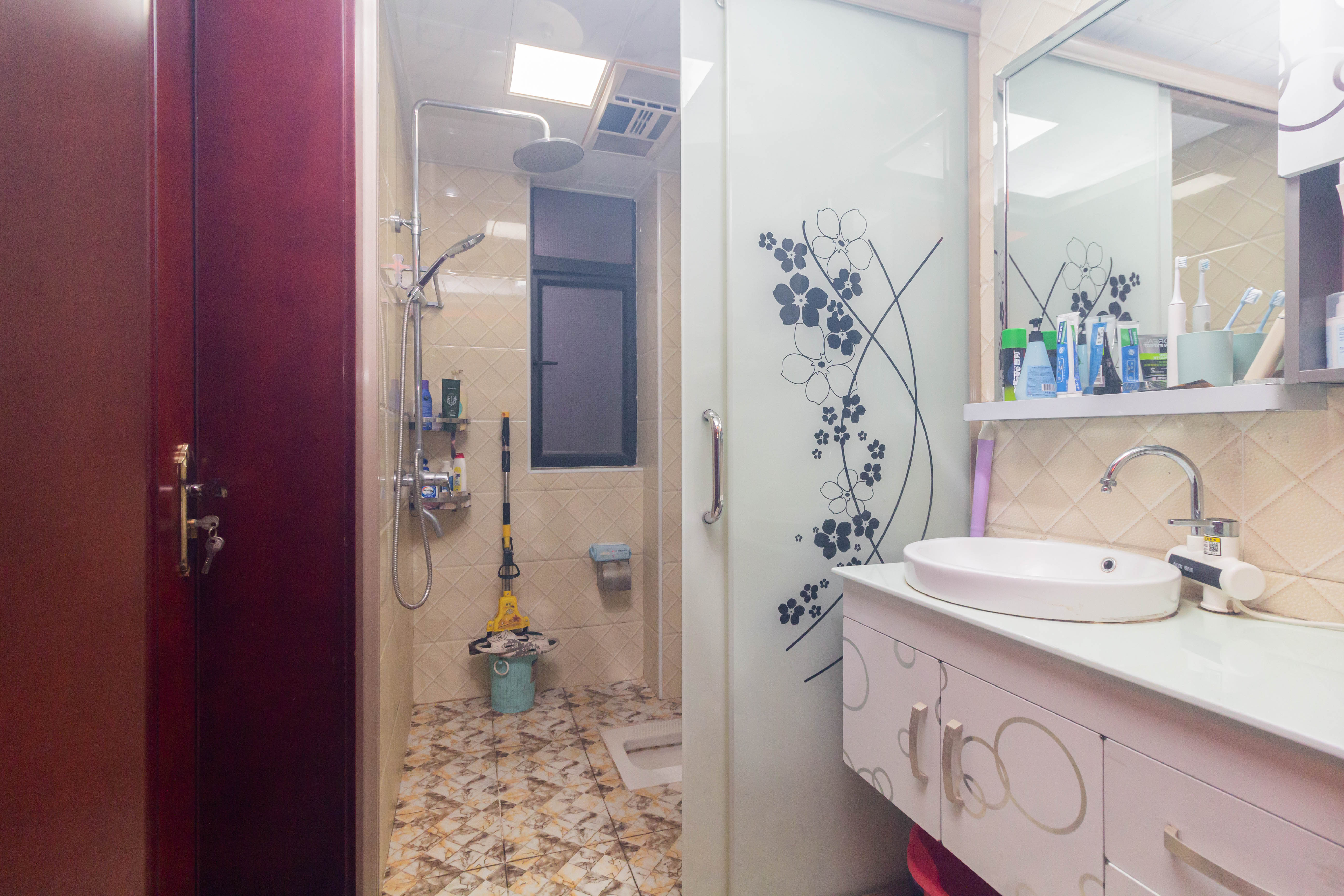 康桥长郡  3室2厅1卫    69.8万 康桥长郡  3室2厅1卫    69.8万卫生间