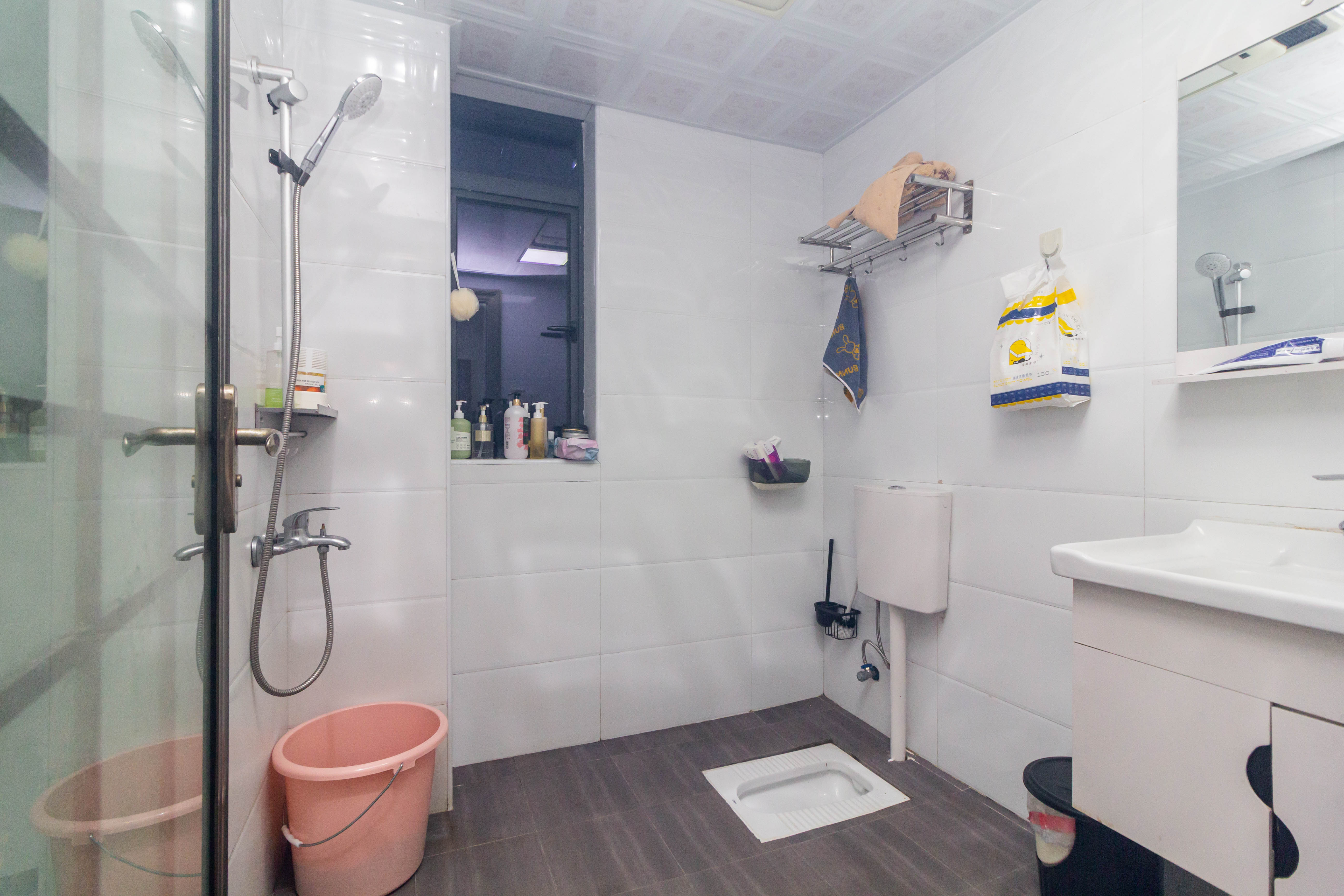 中国铁建国际城二期  2室2厅1卫    42.0万 中国铁建国际城二期  2室2厅1卫    42.0万卫生间