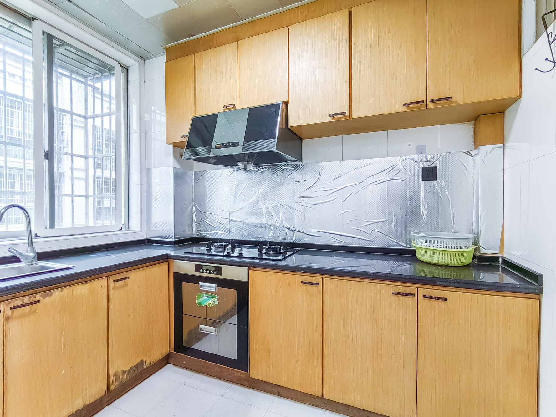 中南汽车世界  3室2厅2卫    41.8万 中南汽车世界  3室2厅2卫    41.8万厨房